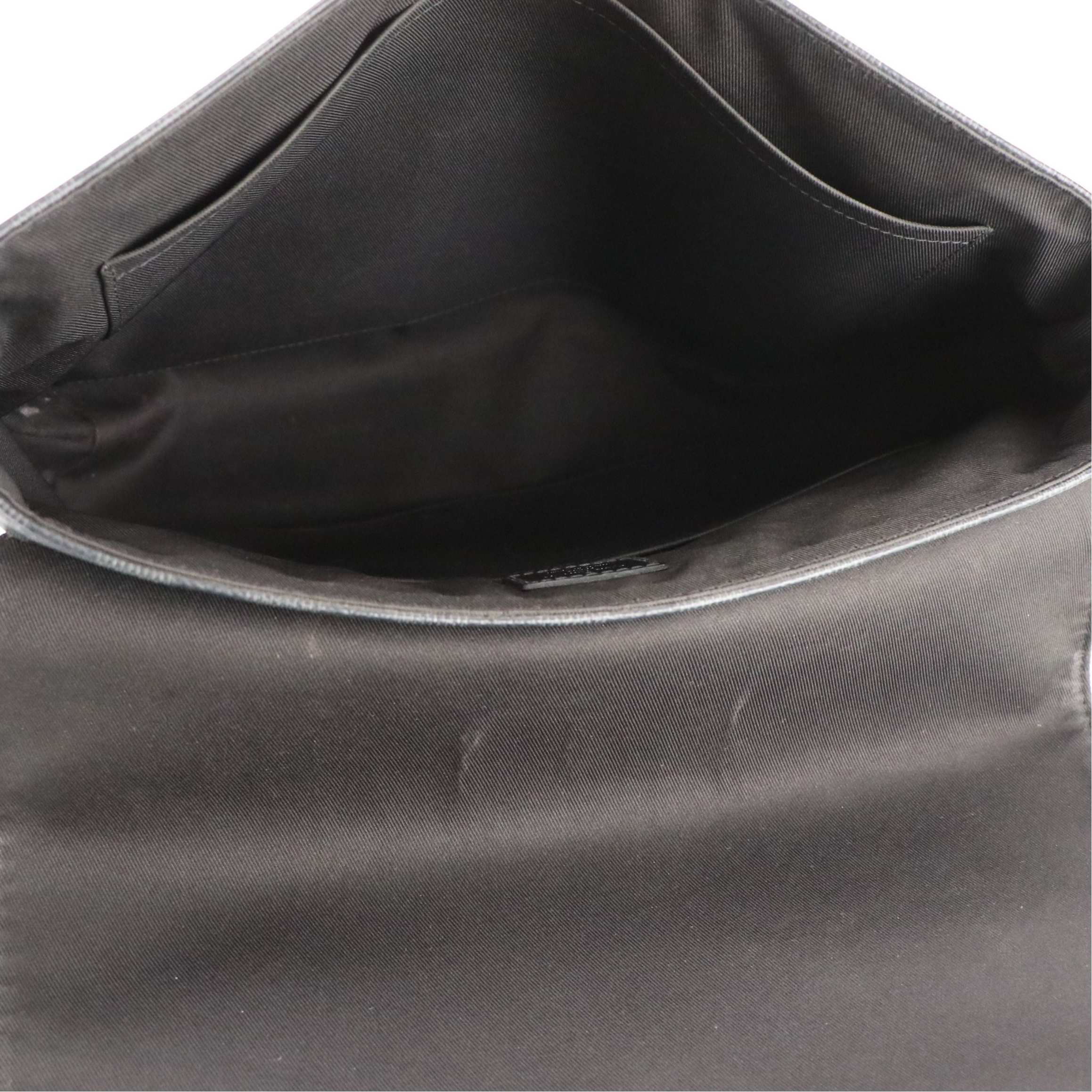 Louis Vuitton District PM Crossbody Messenger Bag in Damier Graphite Canvas