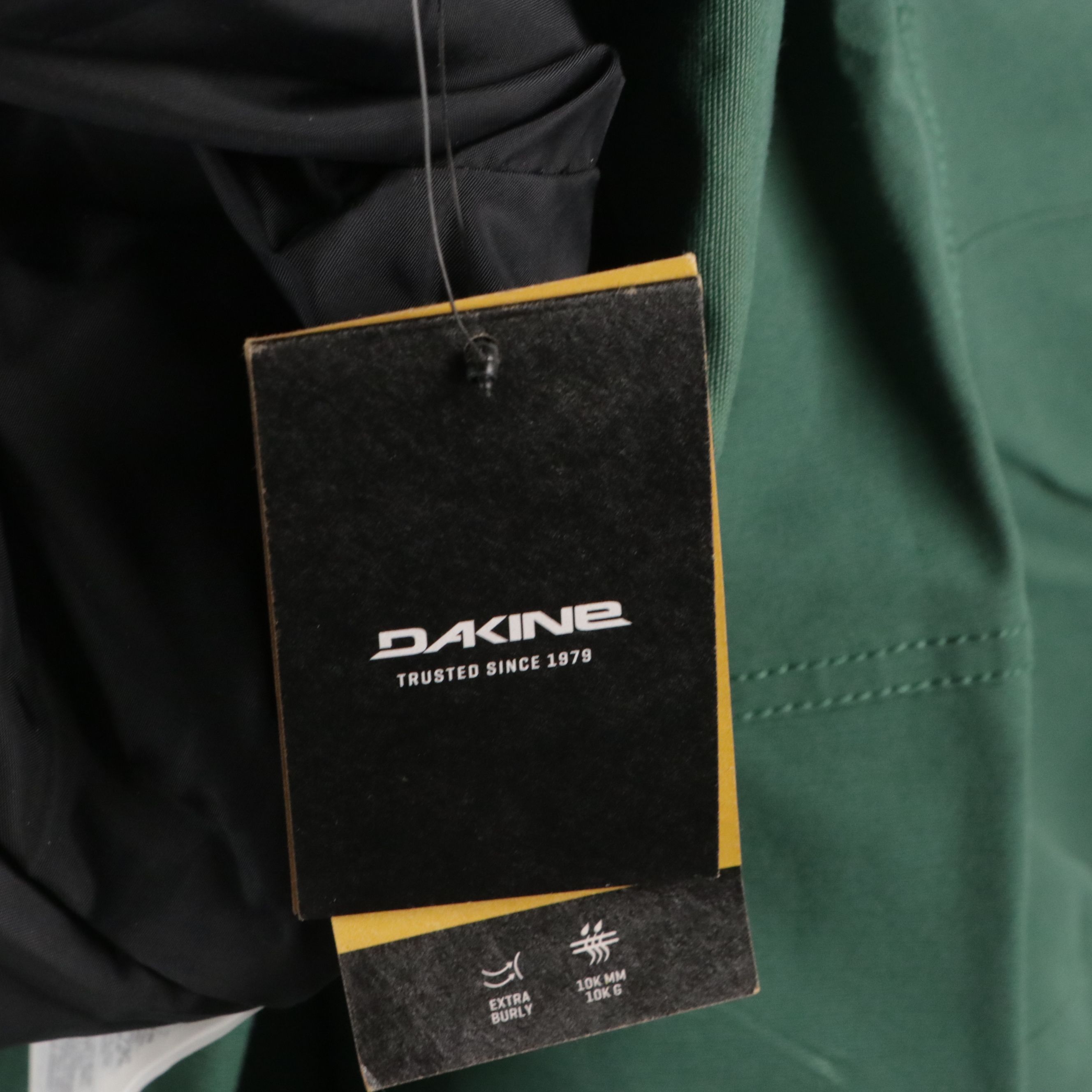 Men's Nike "Strive For Greatness" Therma-Fit Puffer Jacket and Dakine Ski Pants