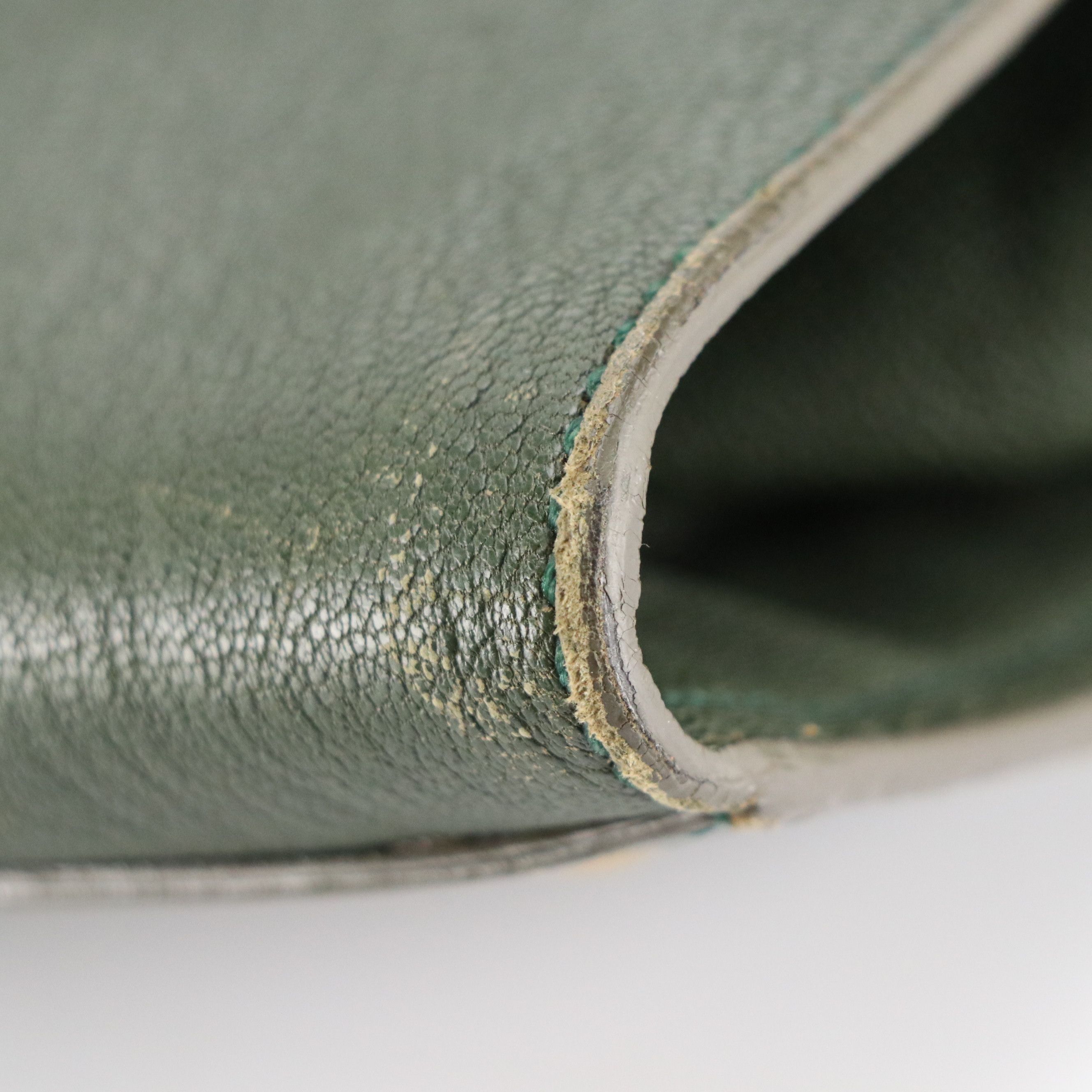 Yves Saint Laurent Cabas ChYc Large Tote Bag in Tartan Green Leather