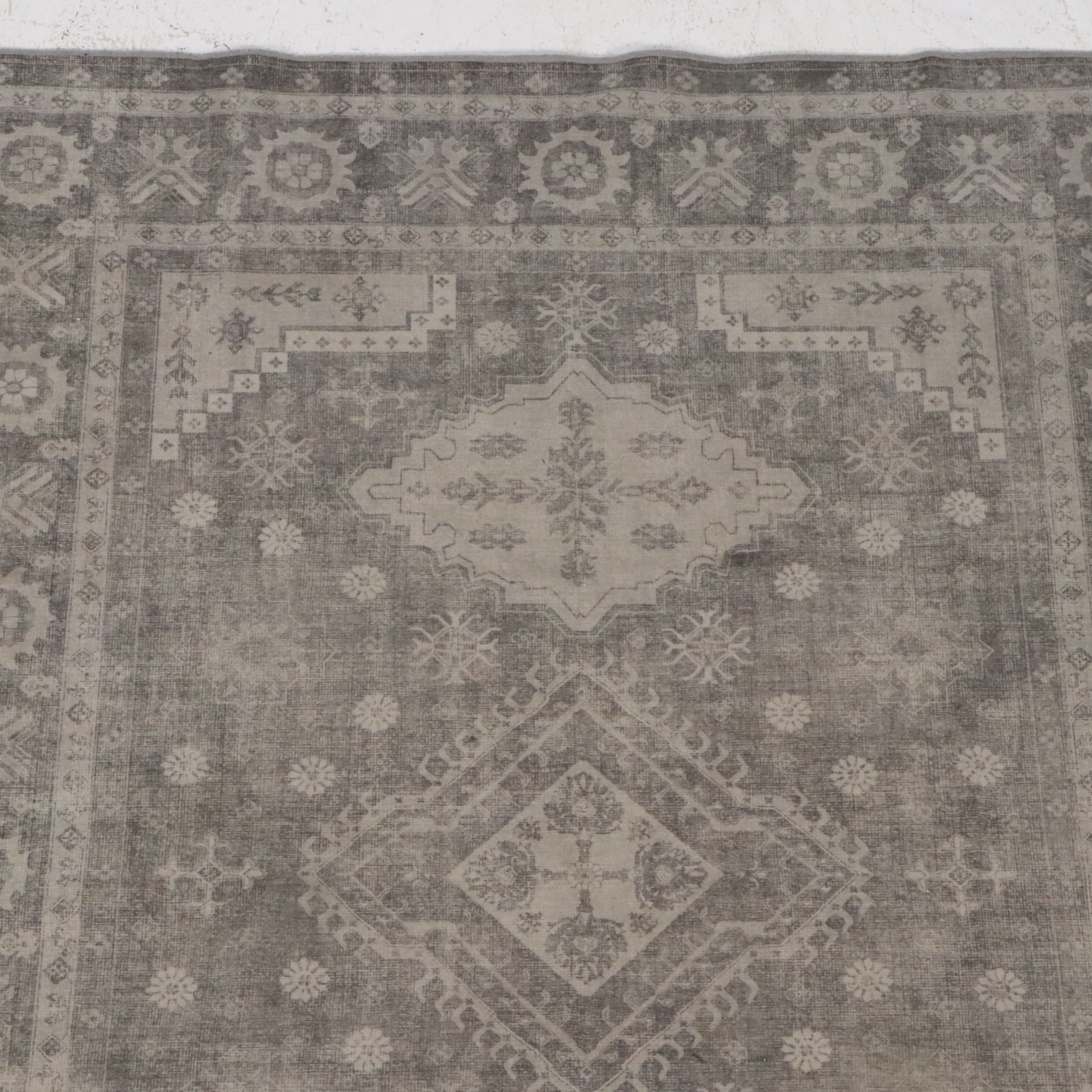 5' x 6'11 Machine Made Contemporary Area Rug