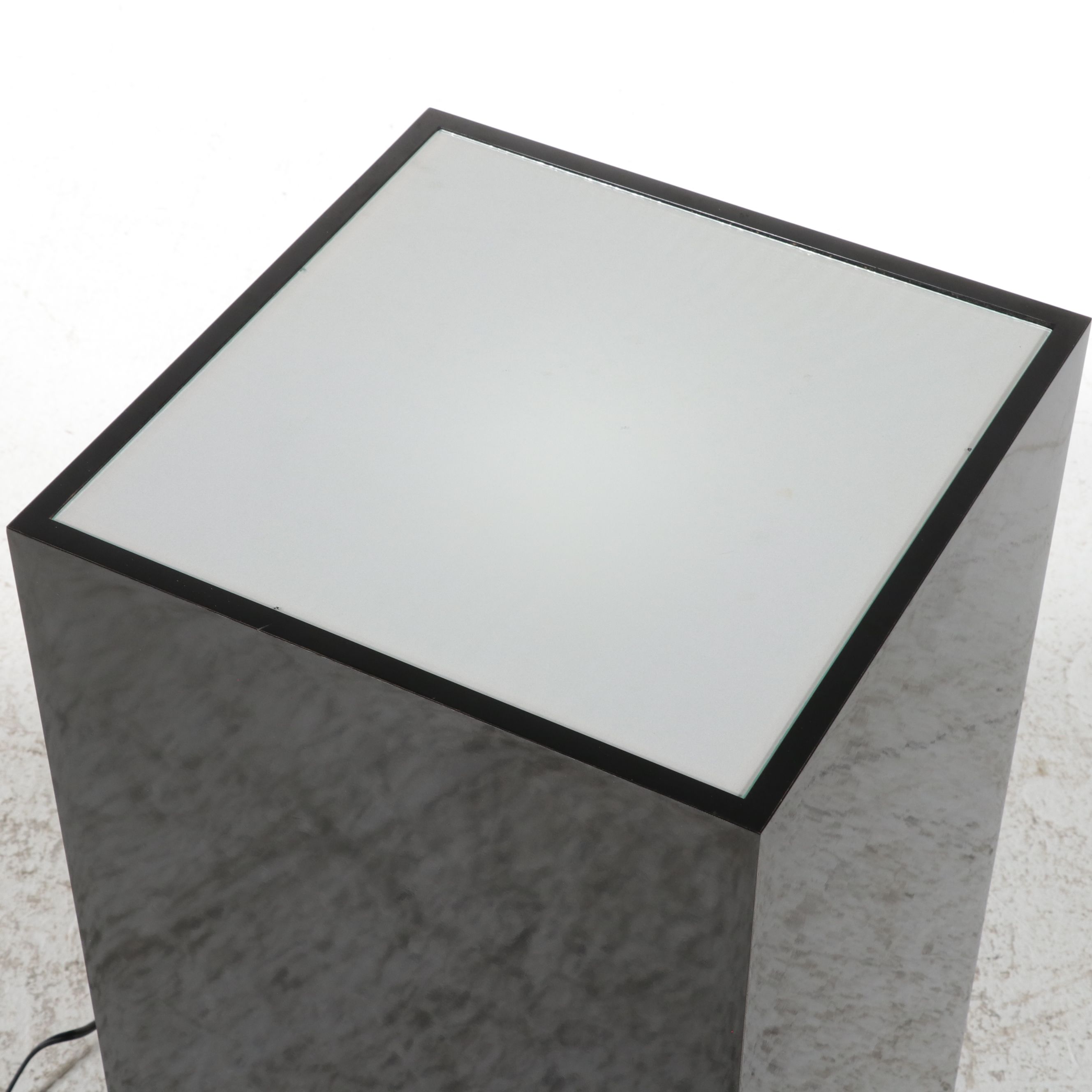 Illuminated Black Laminate Gallery Pedestal, Late 20th Century