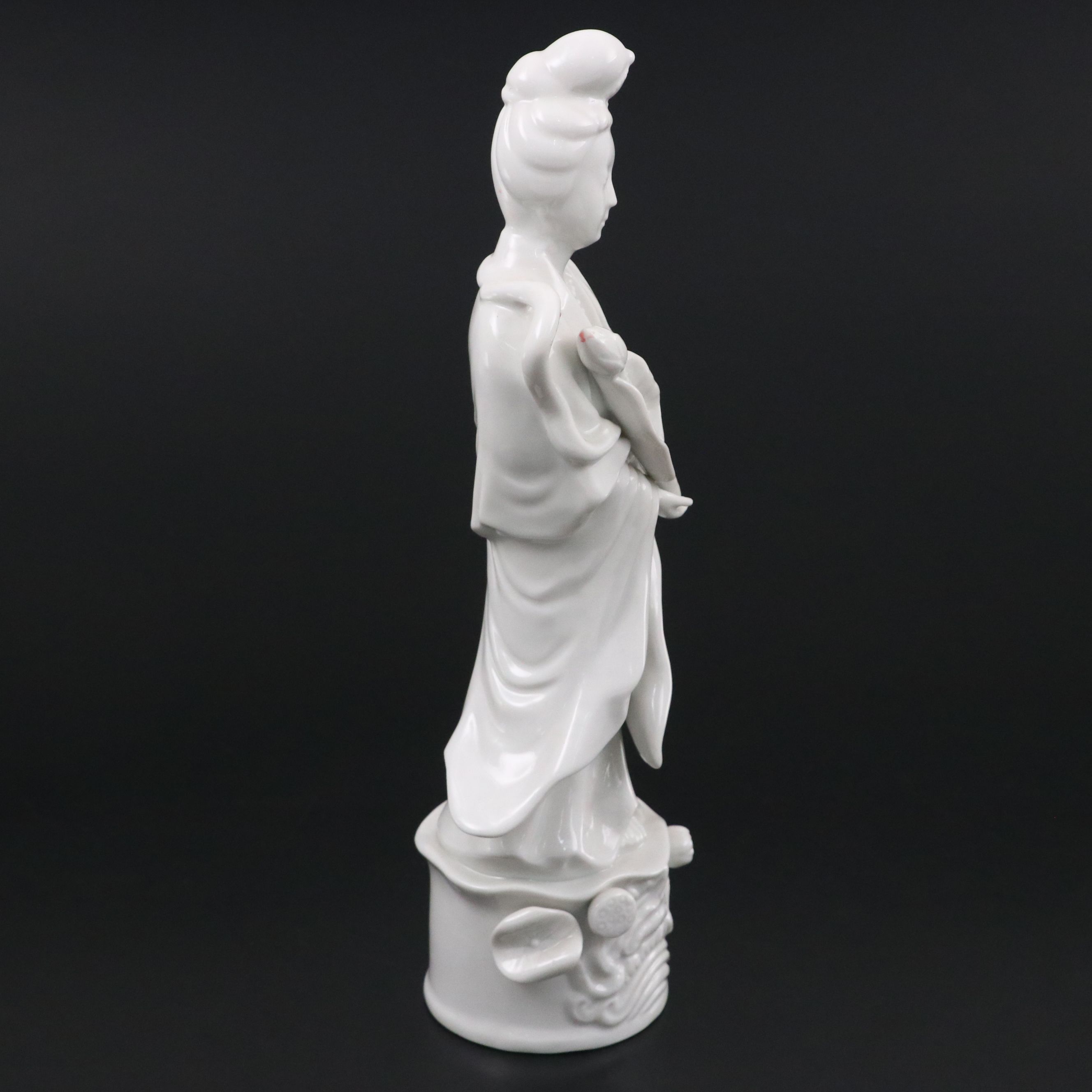 Chinese Blanc de Chine Guanyin Figurine