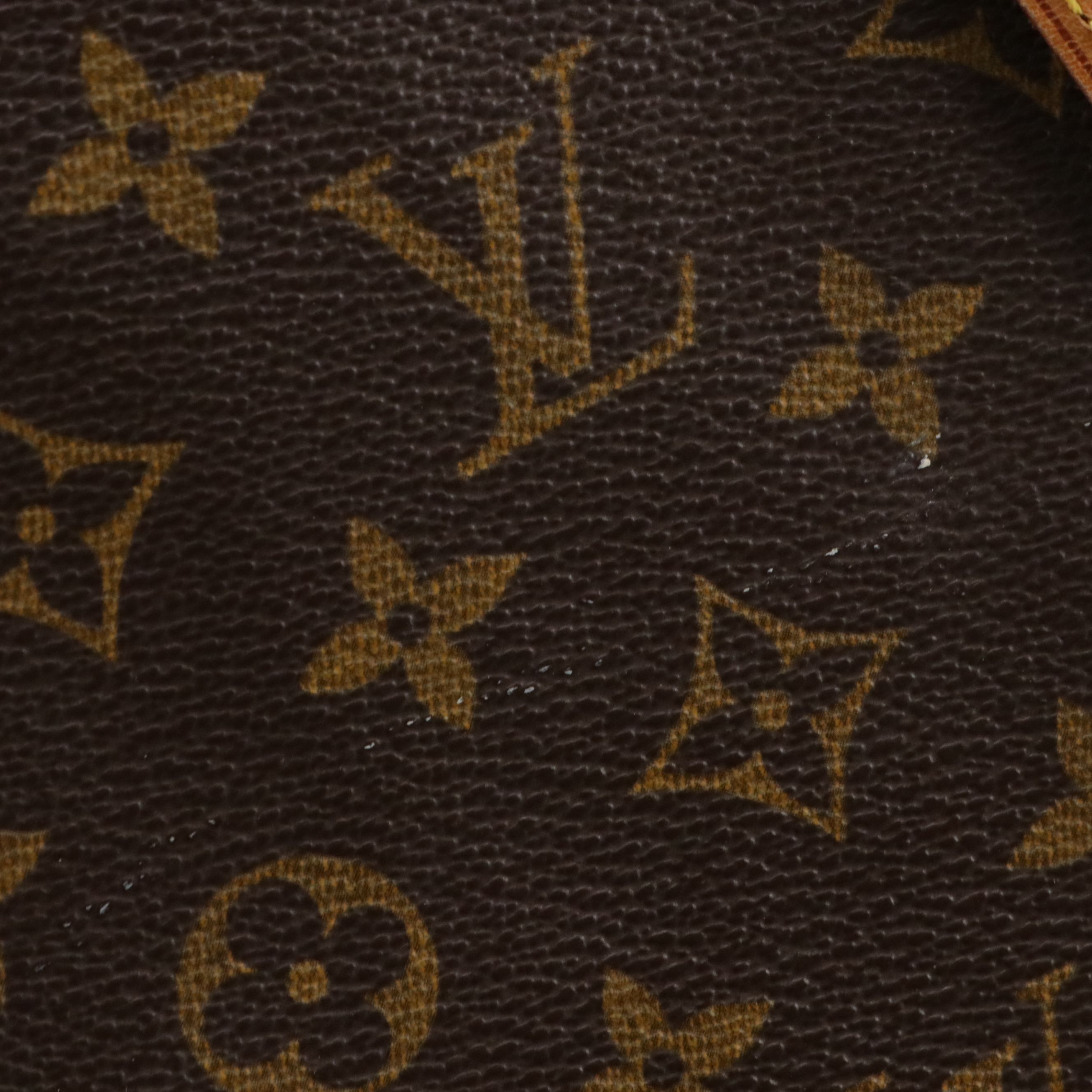 Louis Vuitton Cabas Mezzo Tote Bag in Monogram Canvas and Vachetta Leather