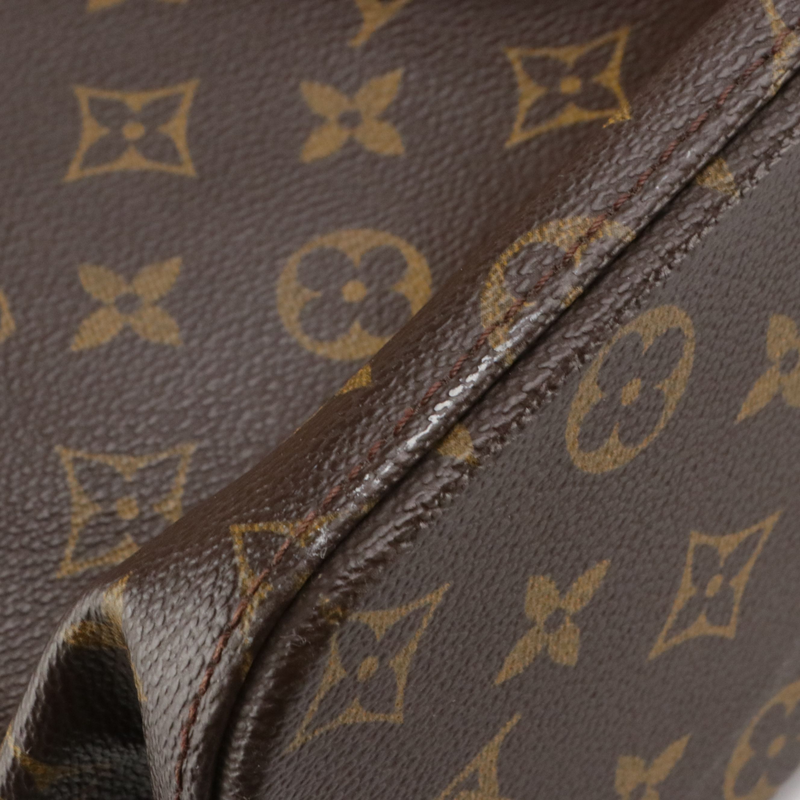 Louis Vuitton Cabas Mezzo Tote Bag in Monogram Canvas and Vachetta Leather