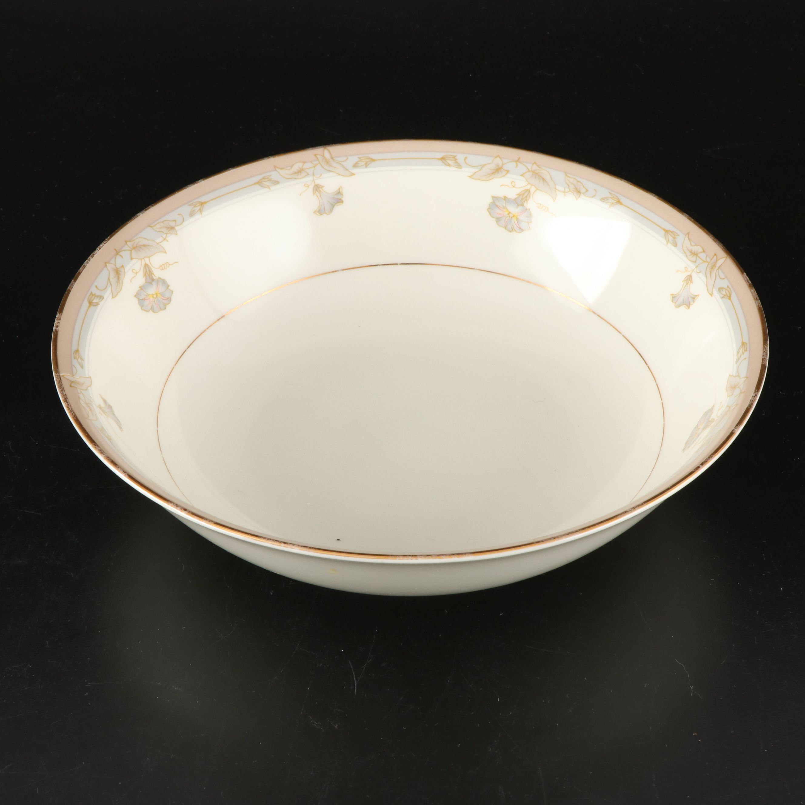 Mikasa "Gloria Grande Ivory" Gilt Bone China Dinnerware, 1980s