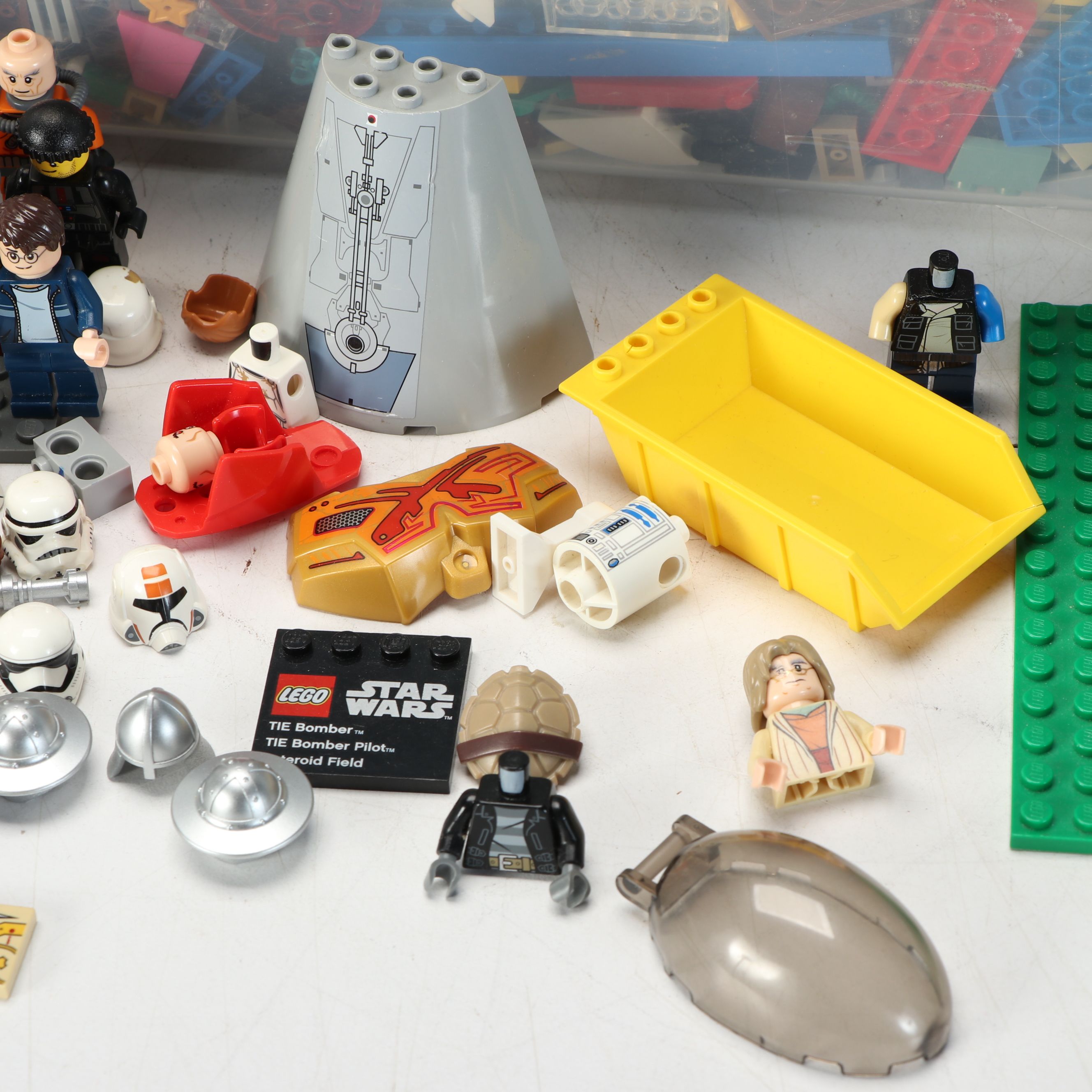 Harry Potter, Star Wars, and More LEGO Pieces and Sets