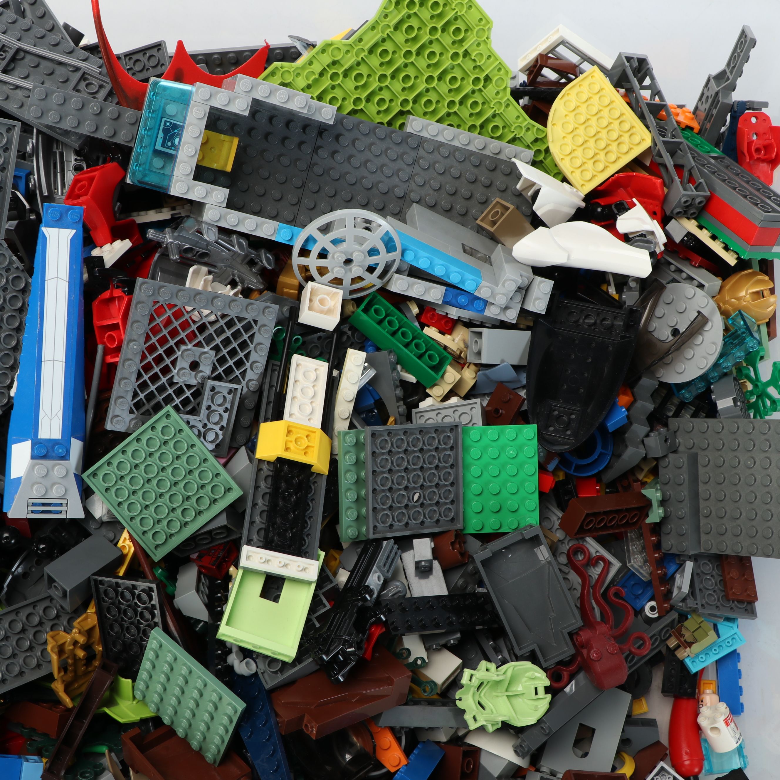 Harry Potter, Star Wars, and More LEGO Pieces and Sets