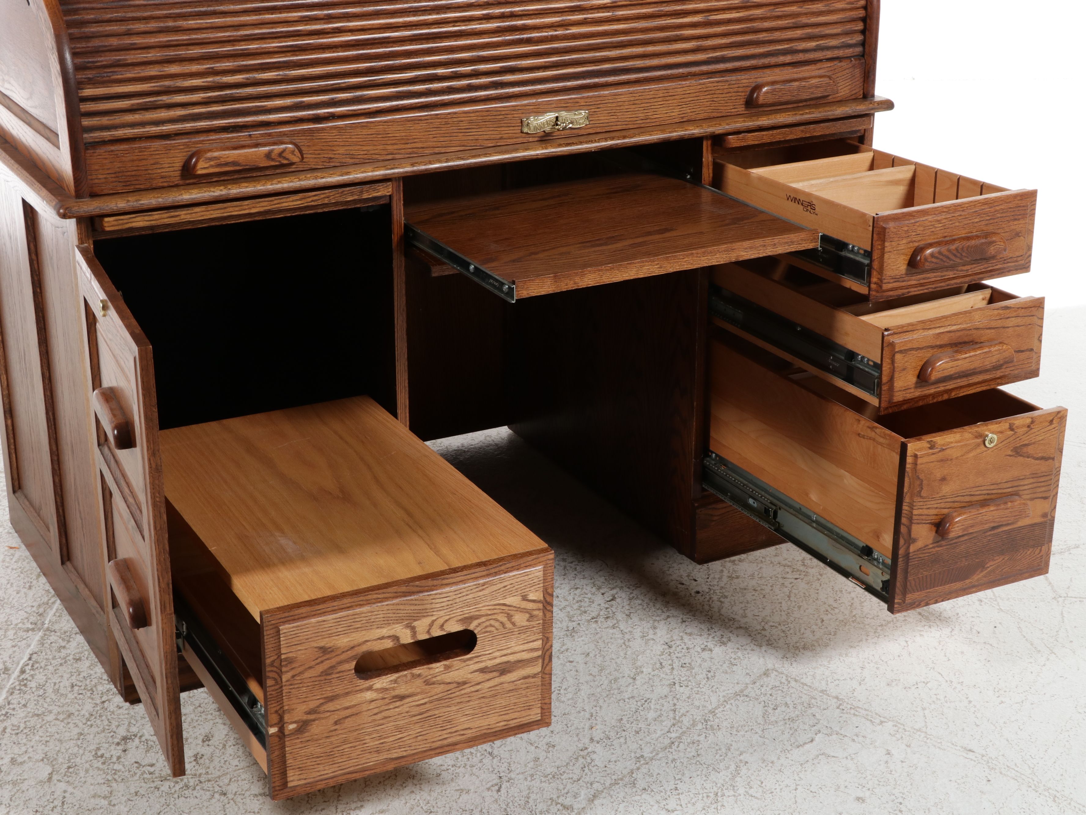 Winners Only Inc. Edwardian Style Oak Roll-Top Desk, Late 20th/21st Century