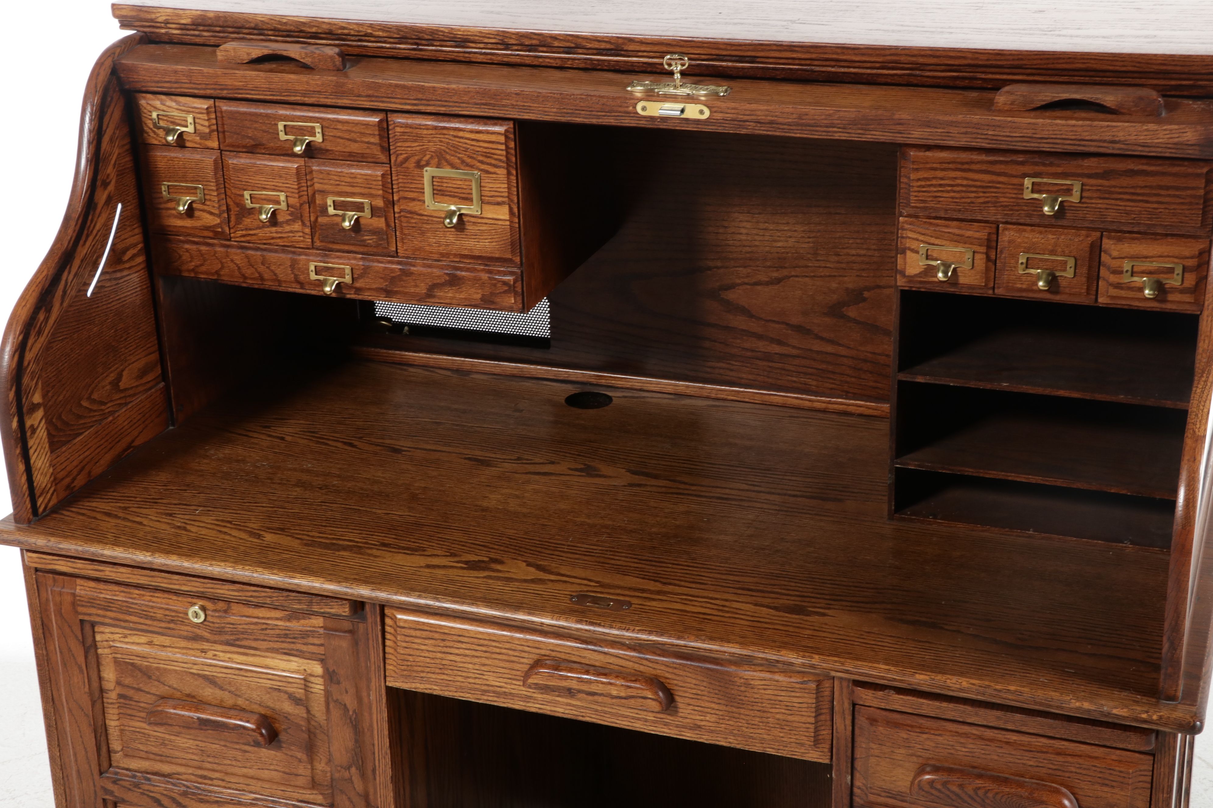 Winners Only Inc. Edwardian Style Oak Roll-Top Desk, Late 20th/21st Century
