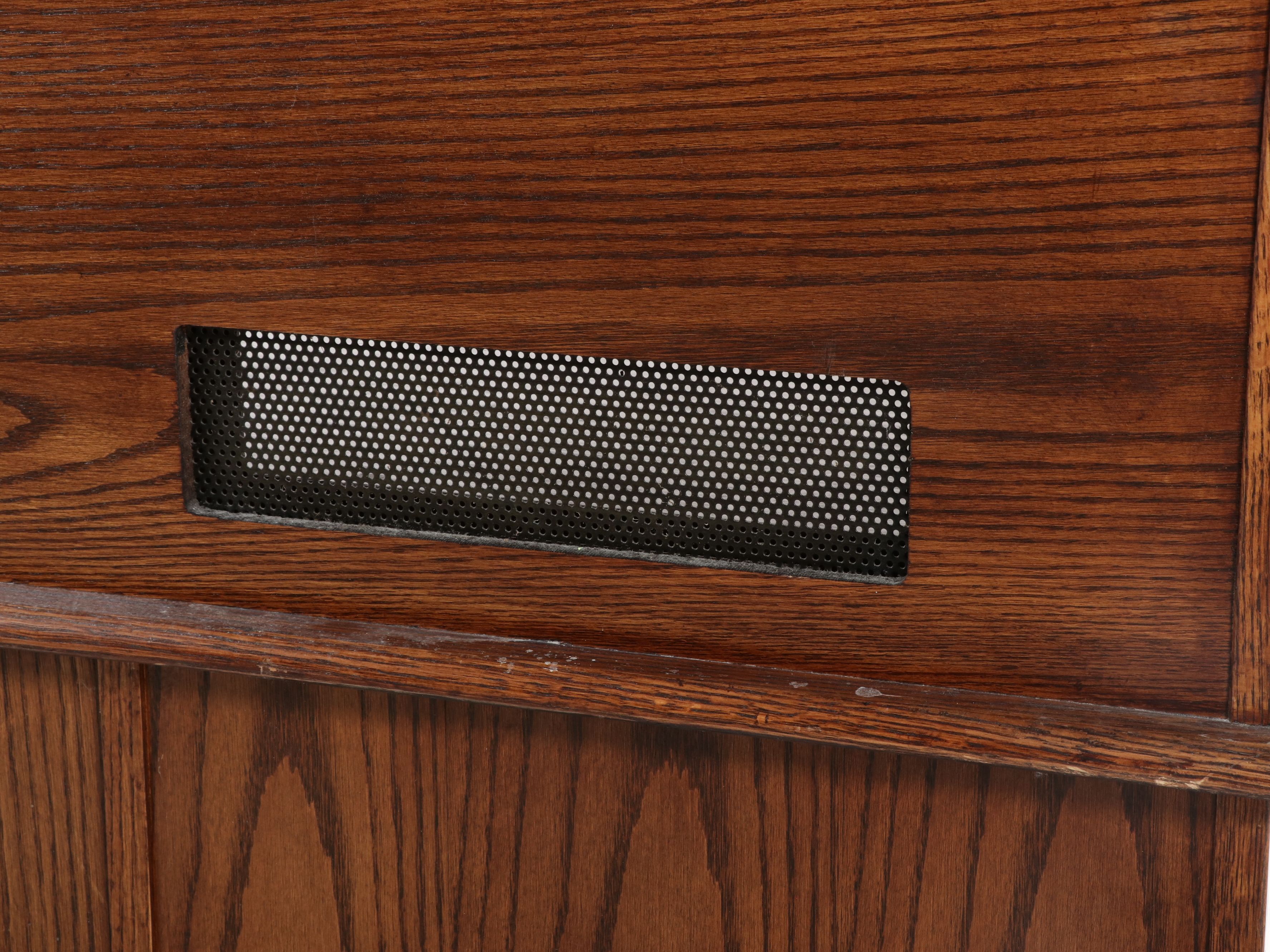 Winners Only Inc. Edwardian Style Oak Roll-Top Desk, Late 20th/21st Century