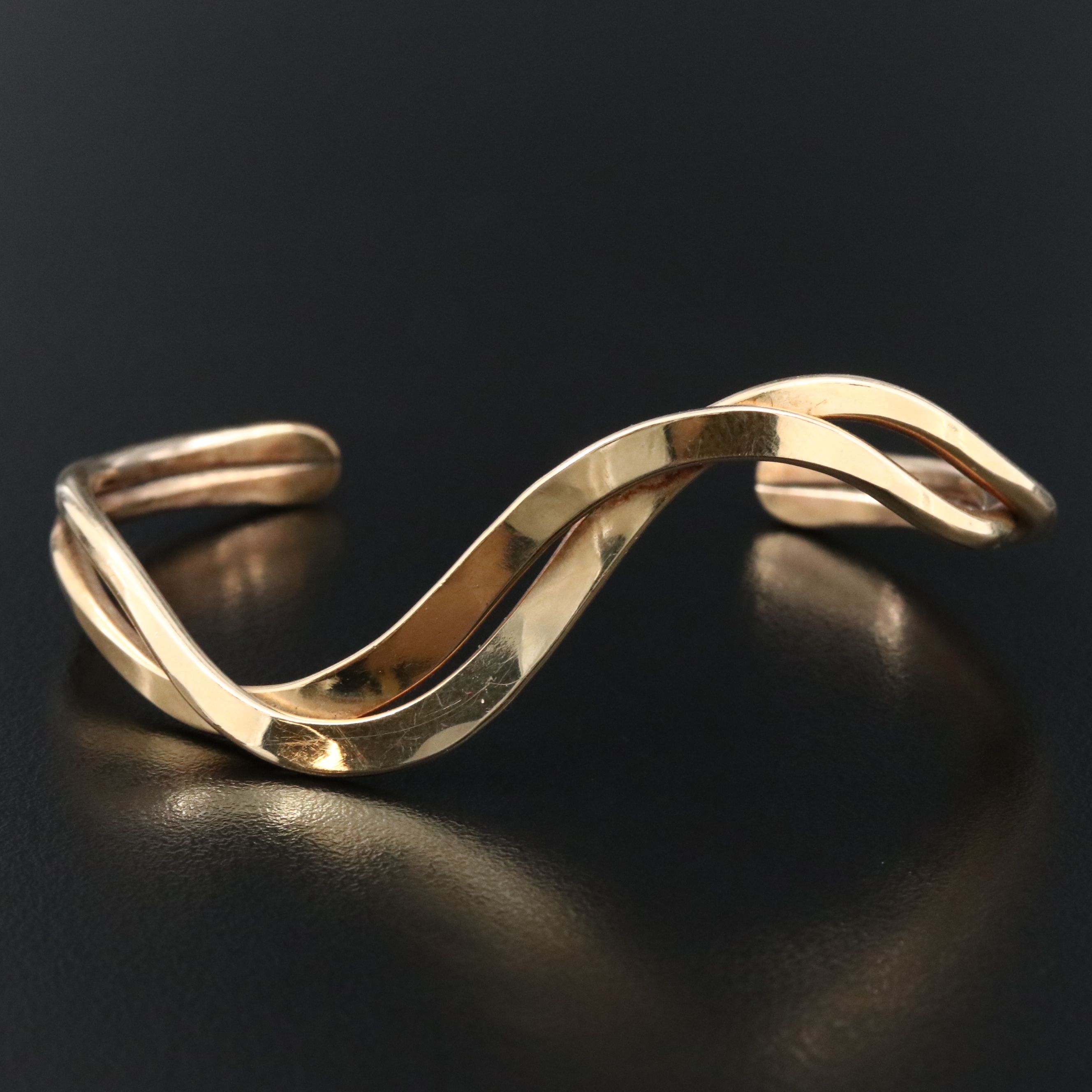 Wave Crossover Cuff