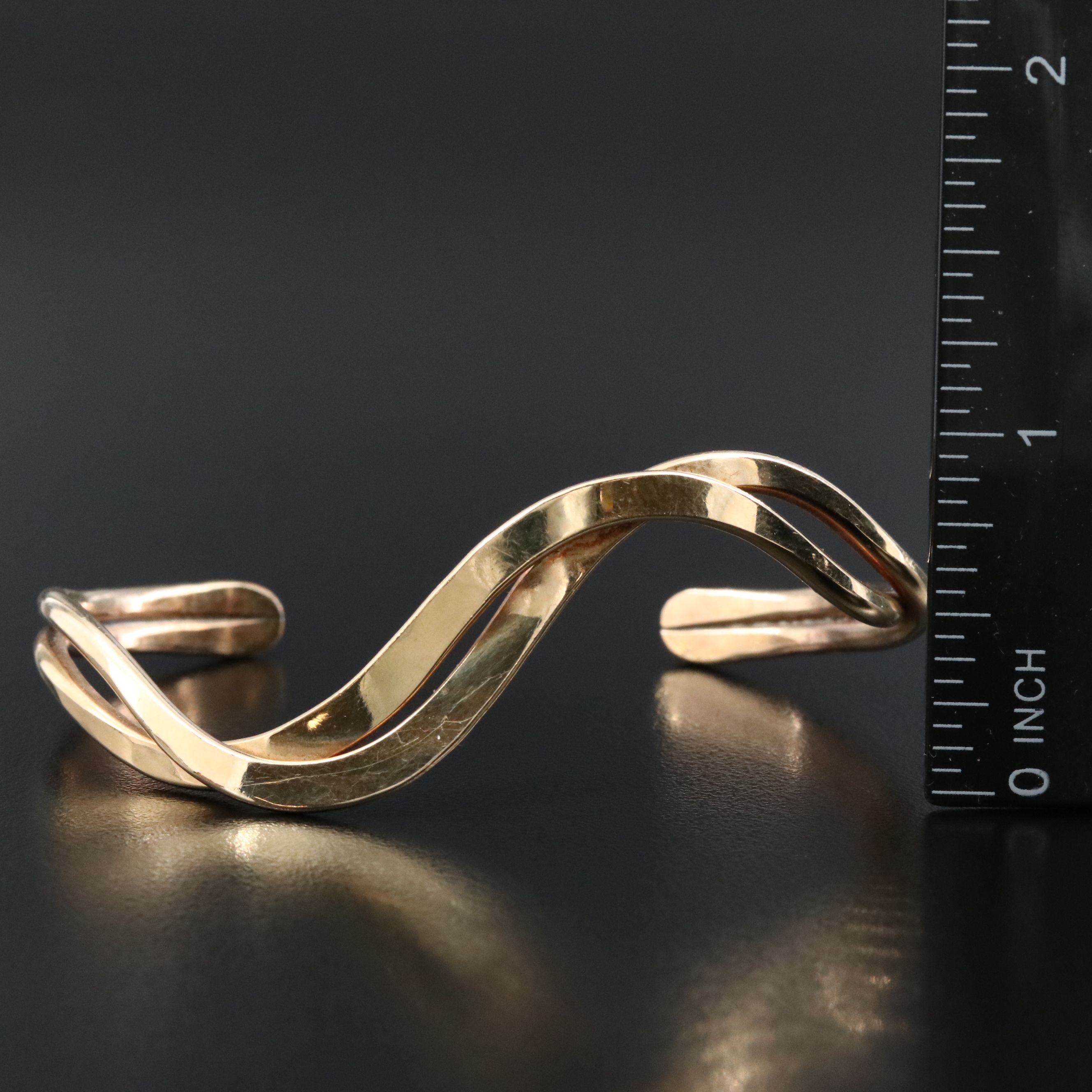 Wave Crossover Cuff