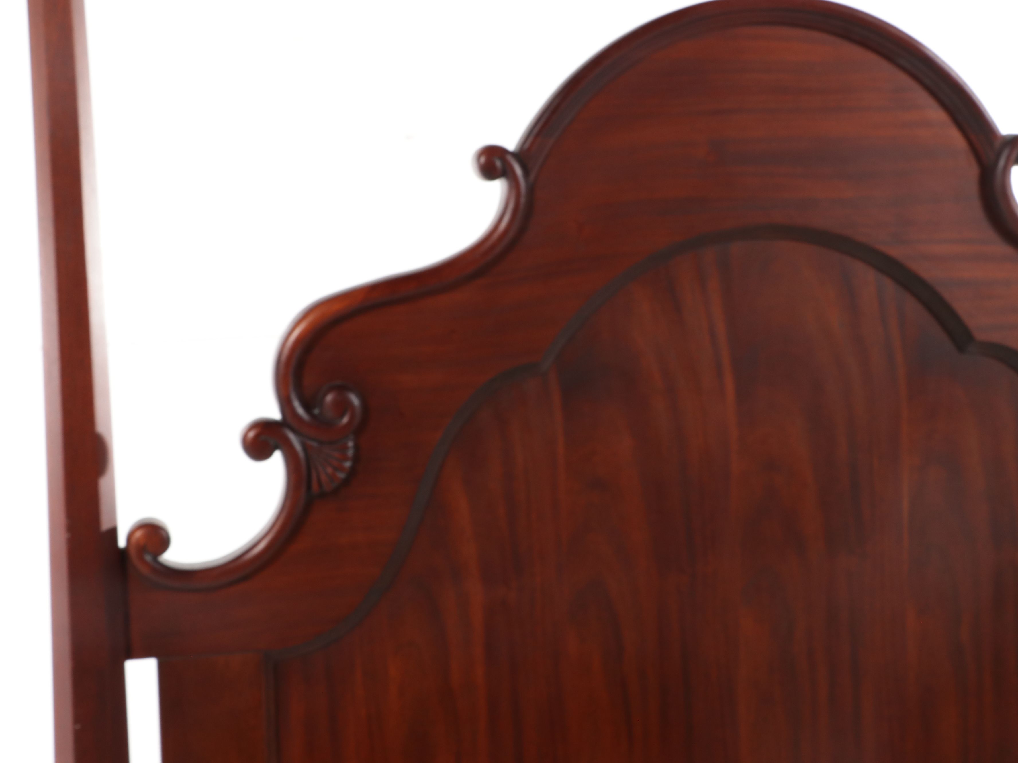 Lexington Furniture "Vestiges" Queen Four-Poster Bed