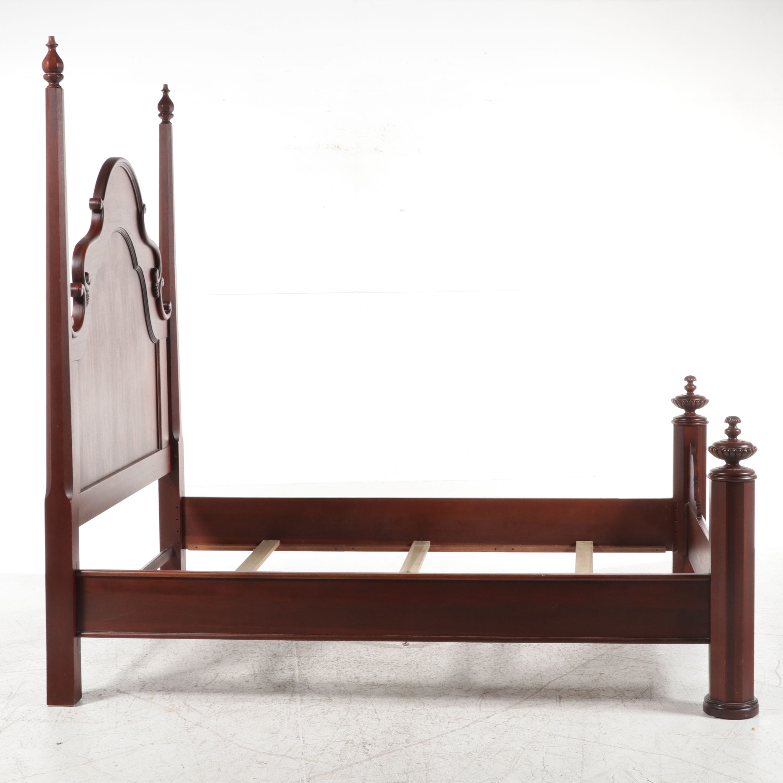 Lexington Furniture "Vestiges" Queen Four-Poster Bed