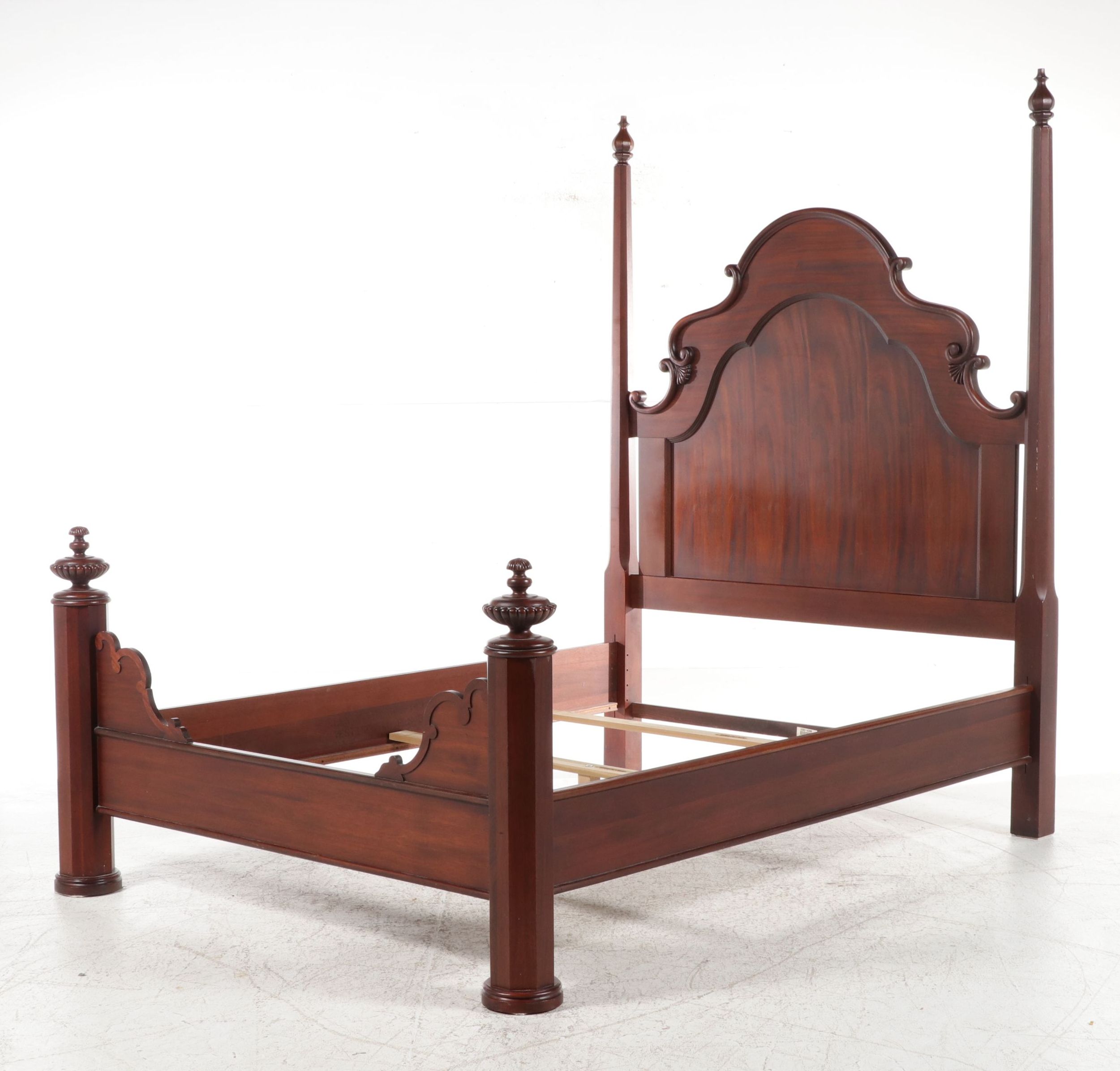 Lexington Furniture "Vestiges" Queen Four-Poster Bed