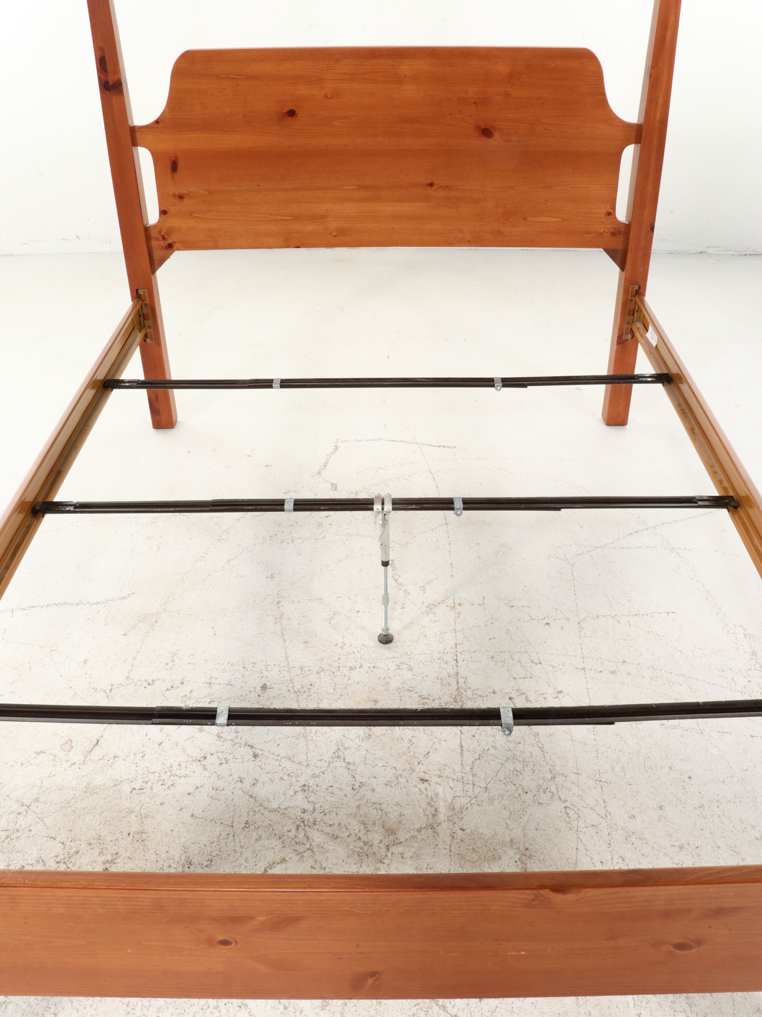 Broyhill Early American Style Pine Four-Poster Bed Frame and Nightstand