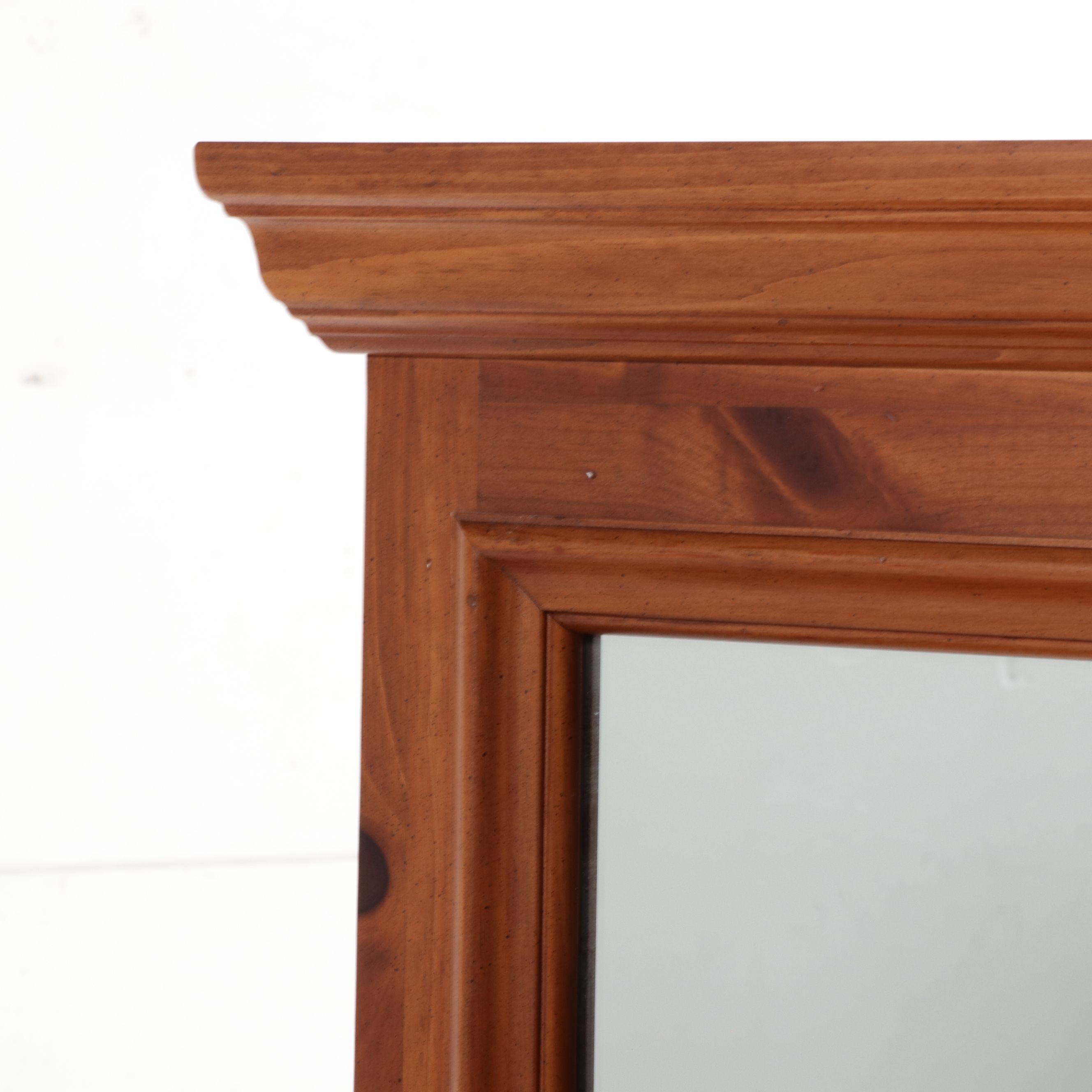 Broyhill Shaker Style Pine Dresser with Detachable Mirror, Late 20th Century