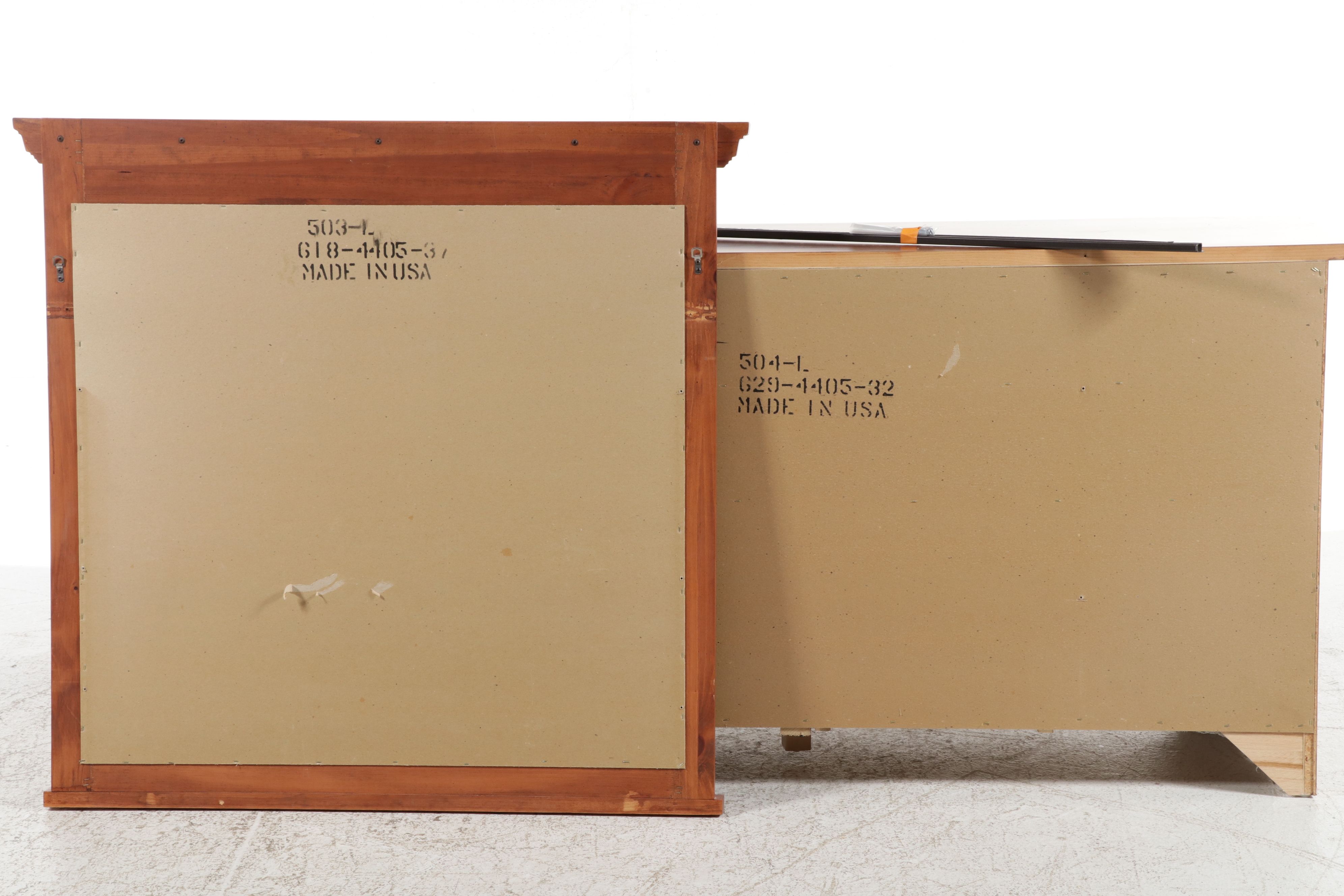 Broyhill Shaker Style Pine Dresser with Detachable Mirror, Late 20th Century