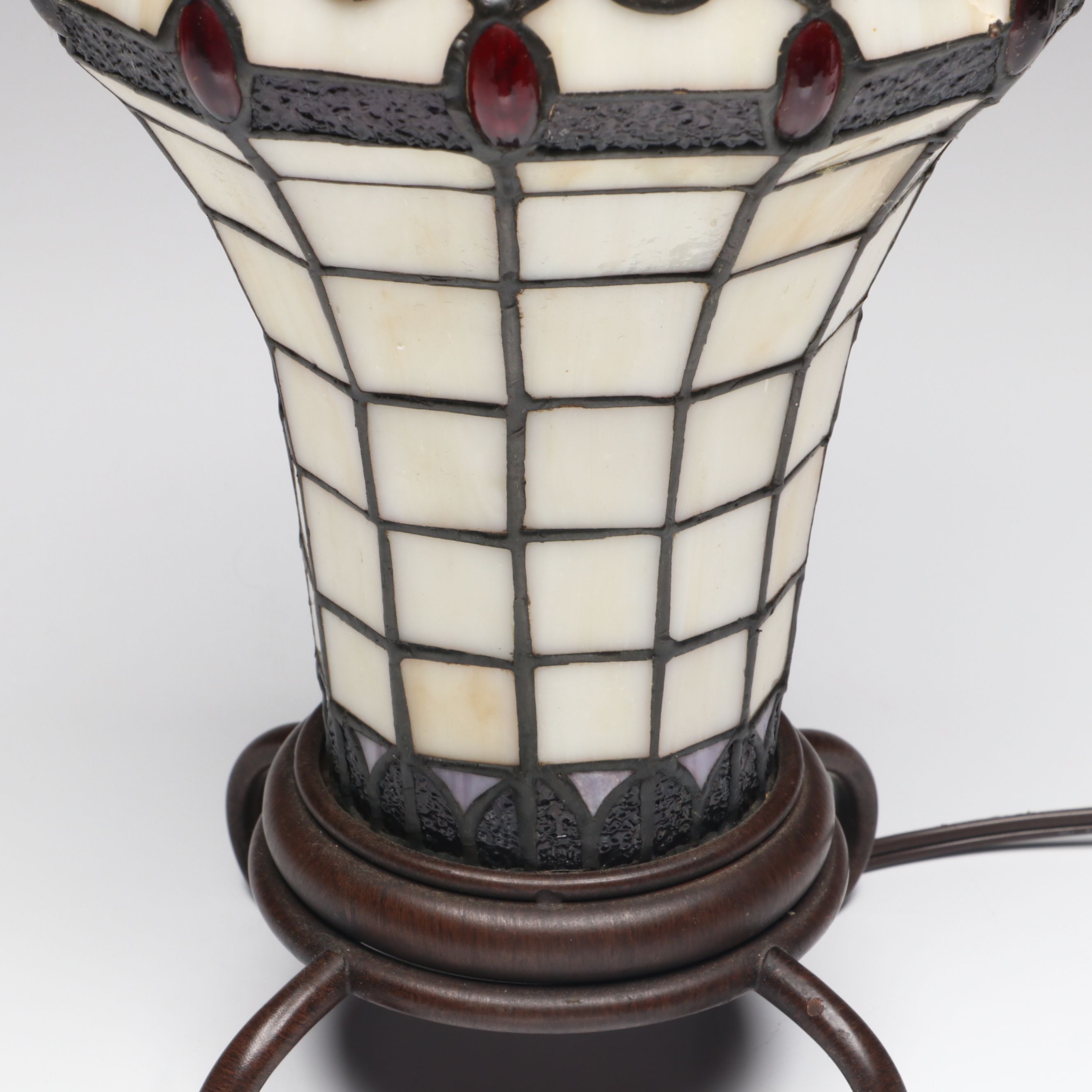 Vase Style Slag Glass Accent Lamp