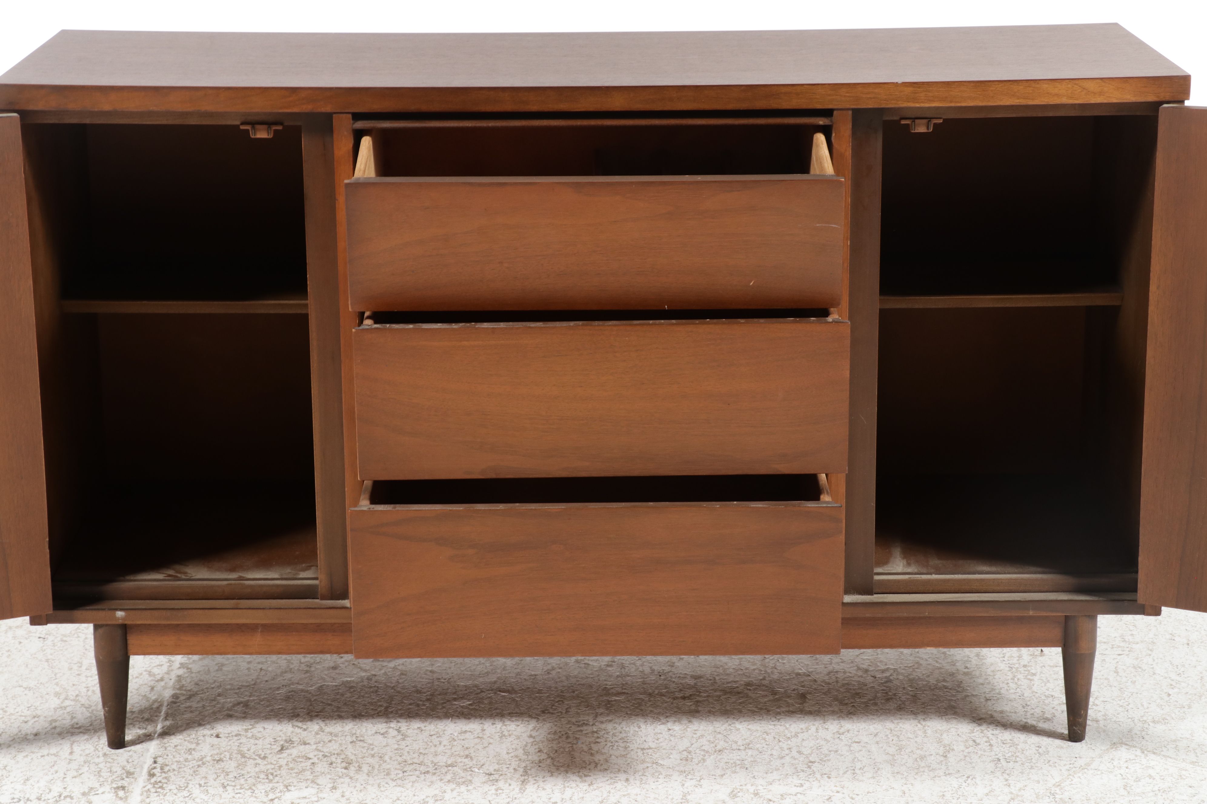 Mid Century Modern Walnut Credenza, 1960s