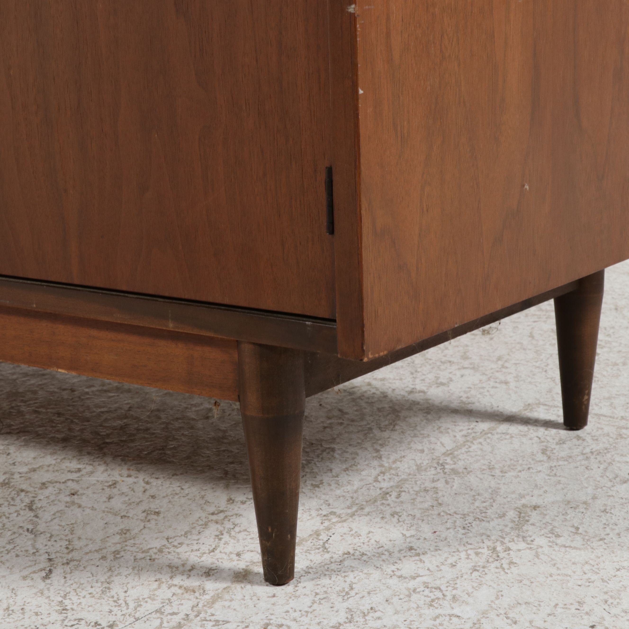 Mid Century Modern Walnut Credenza, 1960s
