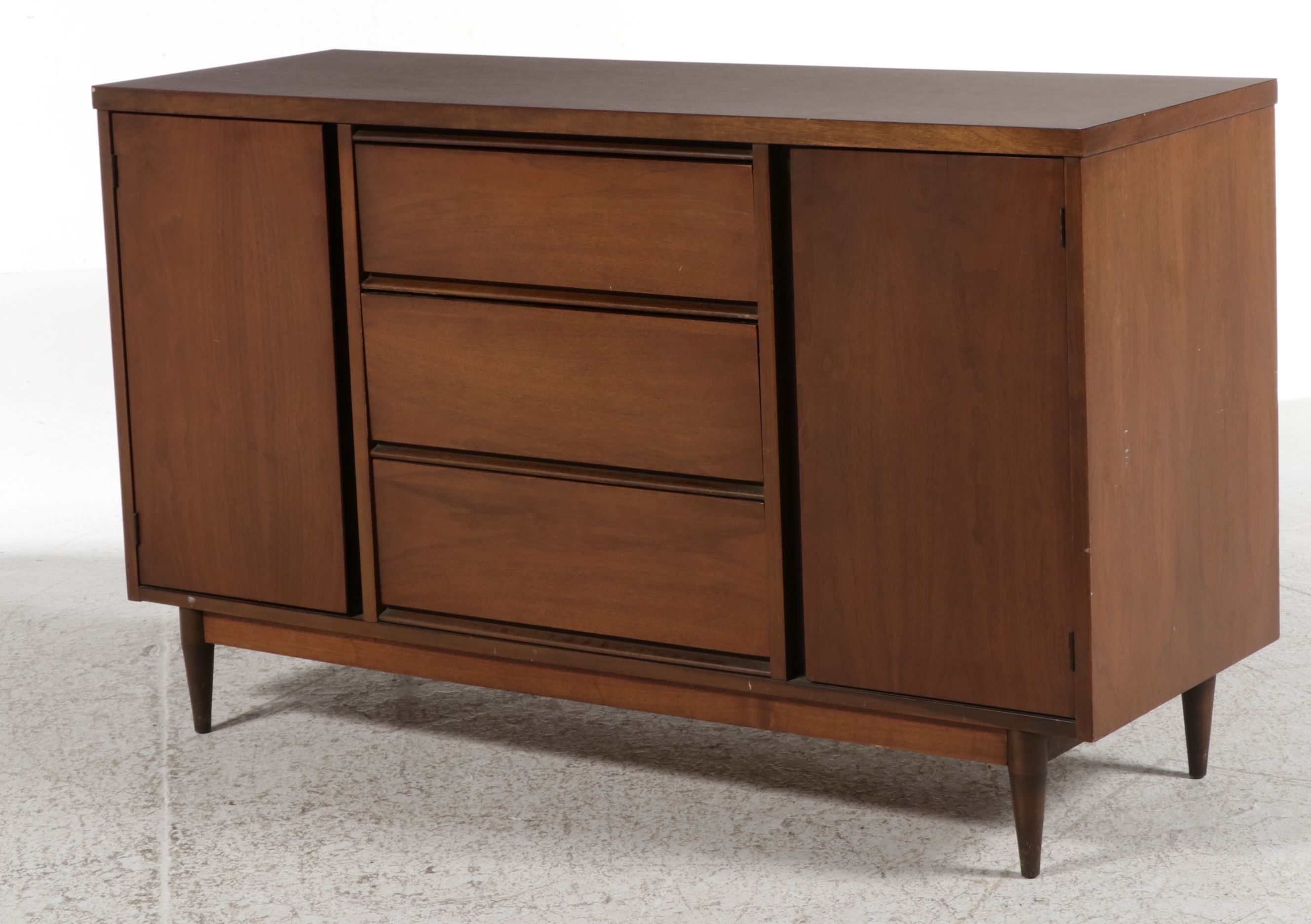 Mid Century Modern Walnut Credenza, 1960s