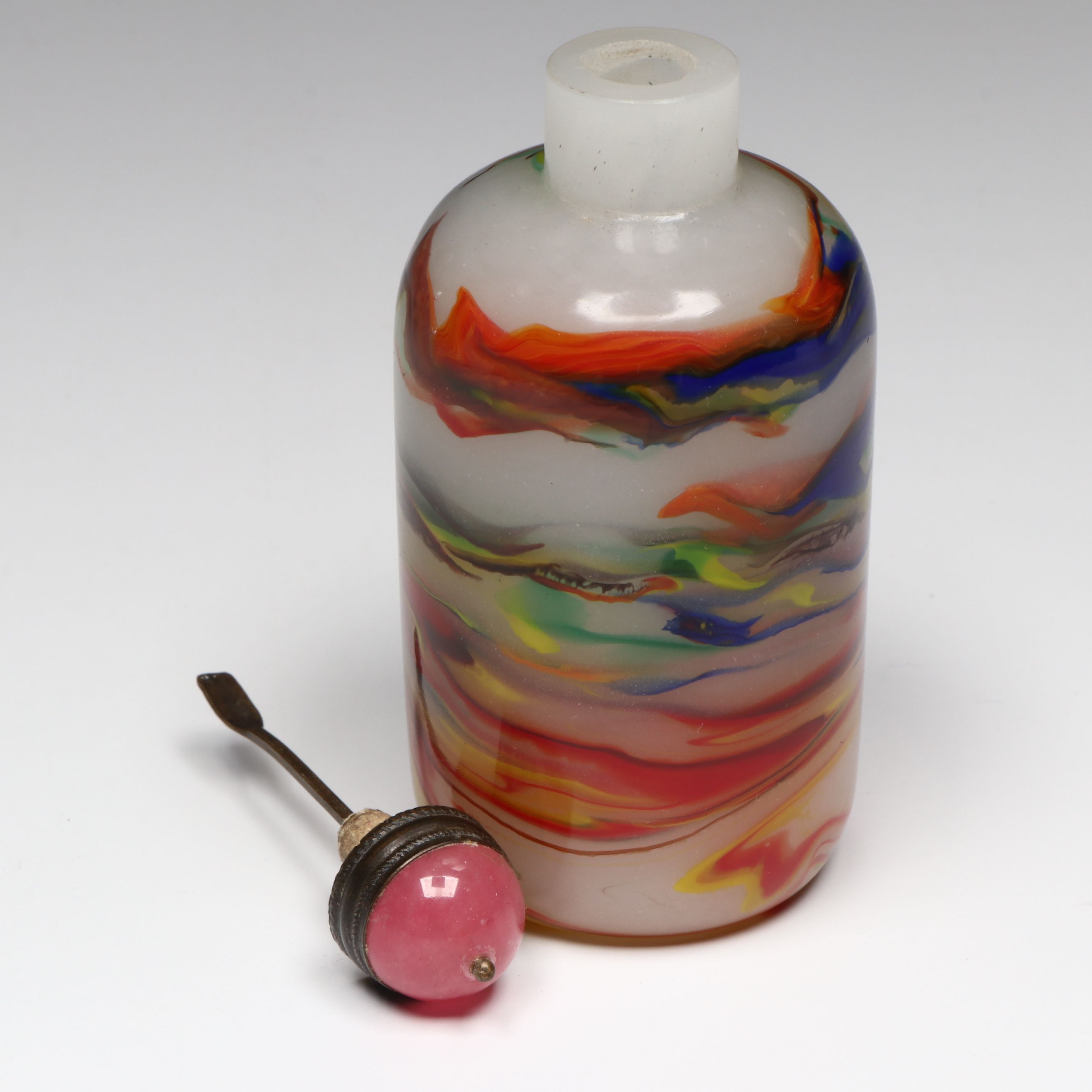Polychrome Swirled Glass Snuff Bottle with Quench Crackled Quartz Cap