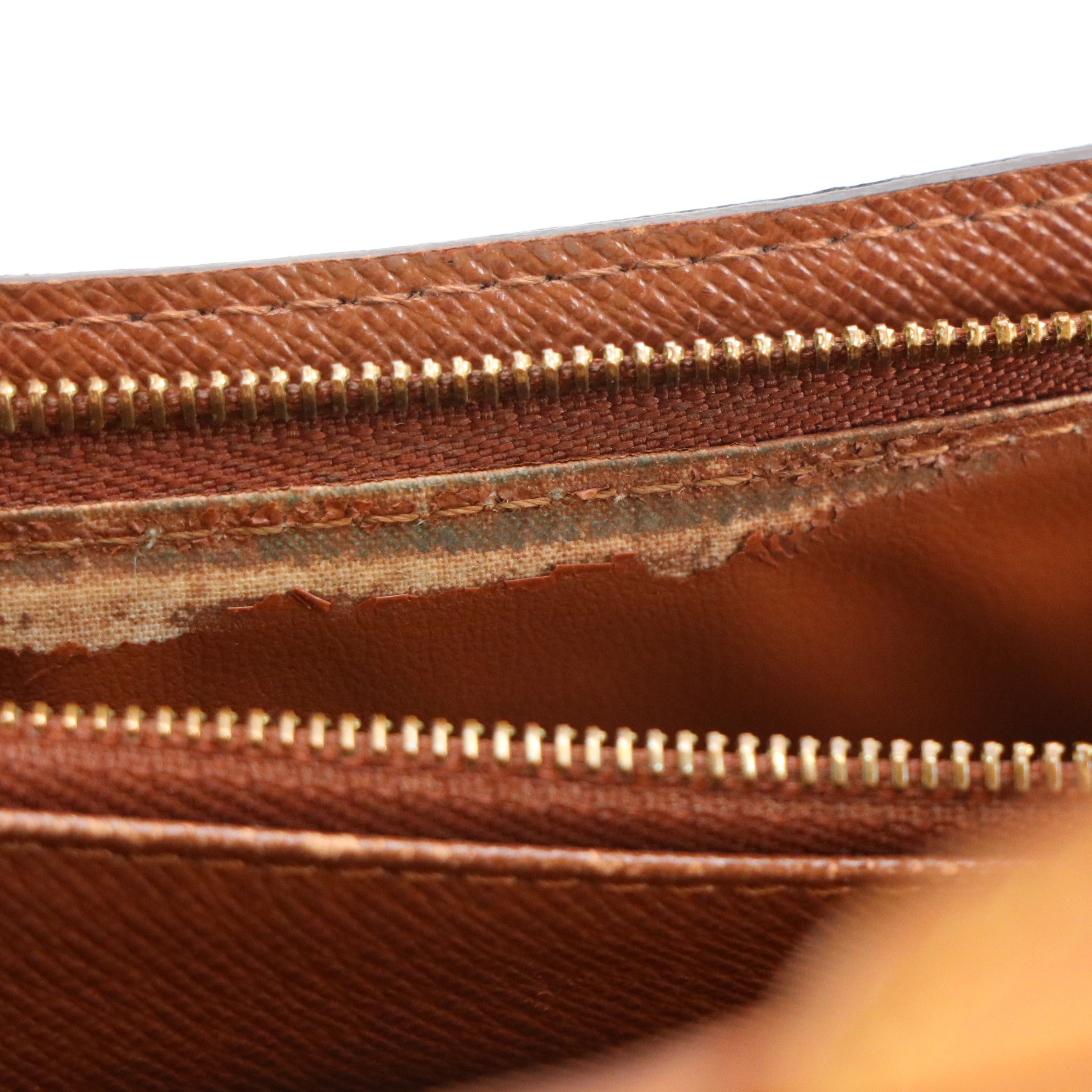 Louis Vuitton Turnlock Flap Portefeuille Boetie in Monogram Canvas