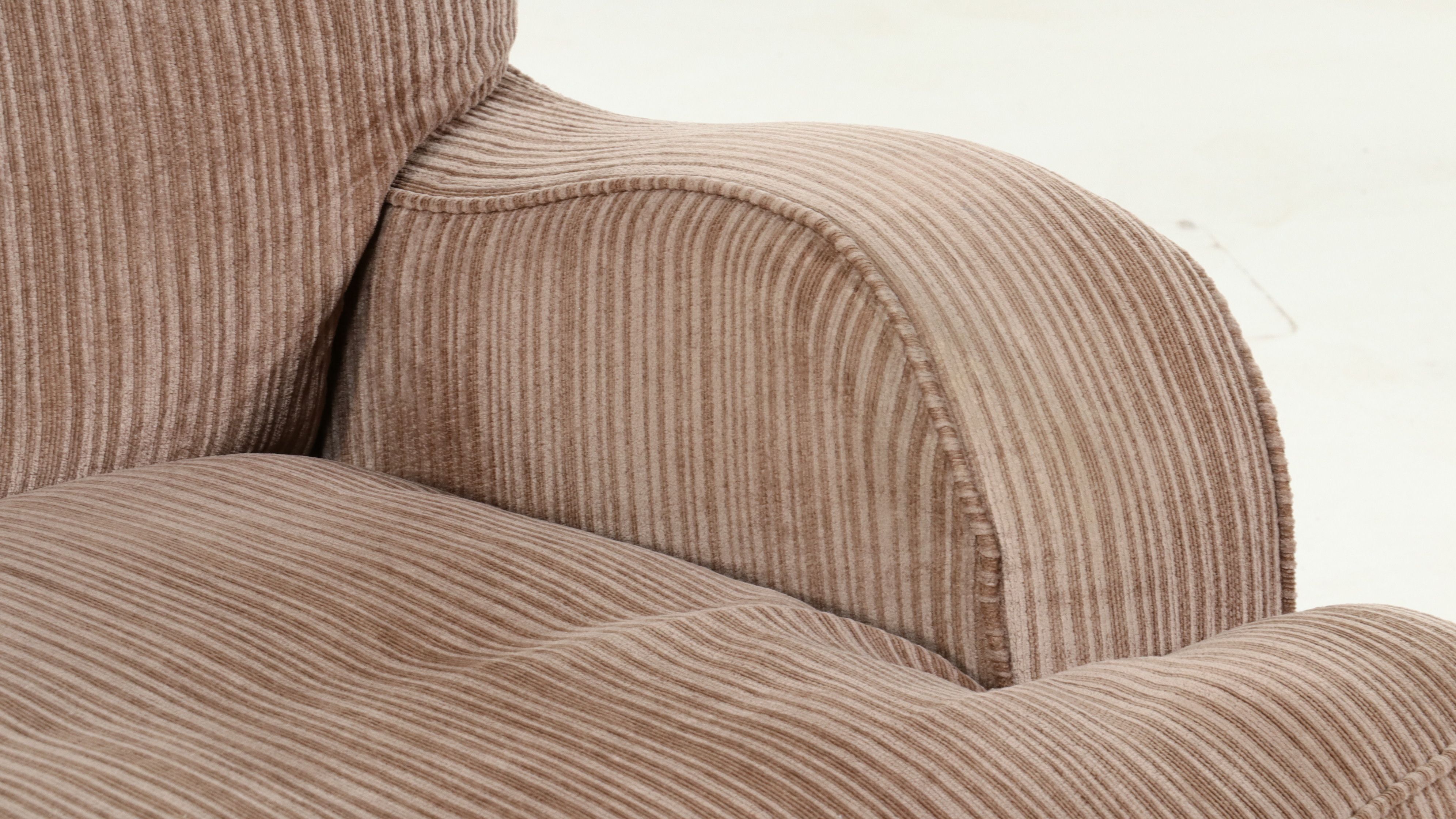 Contemporary Two-Piece Sectional Sofa with Left-Facing Chaise