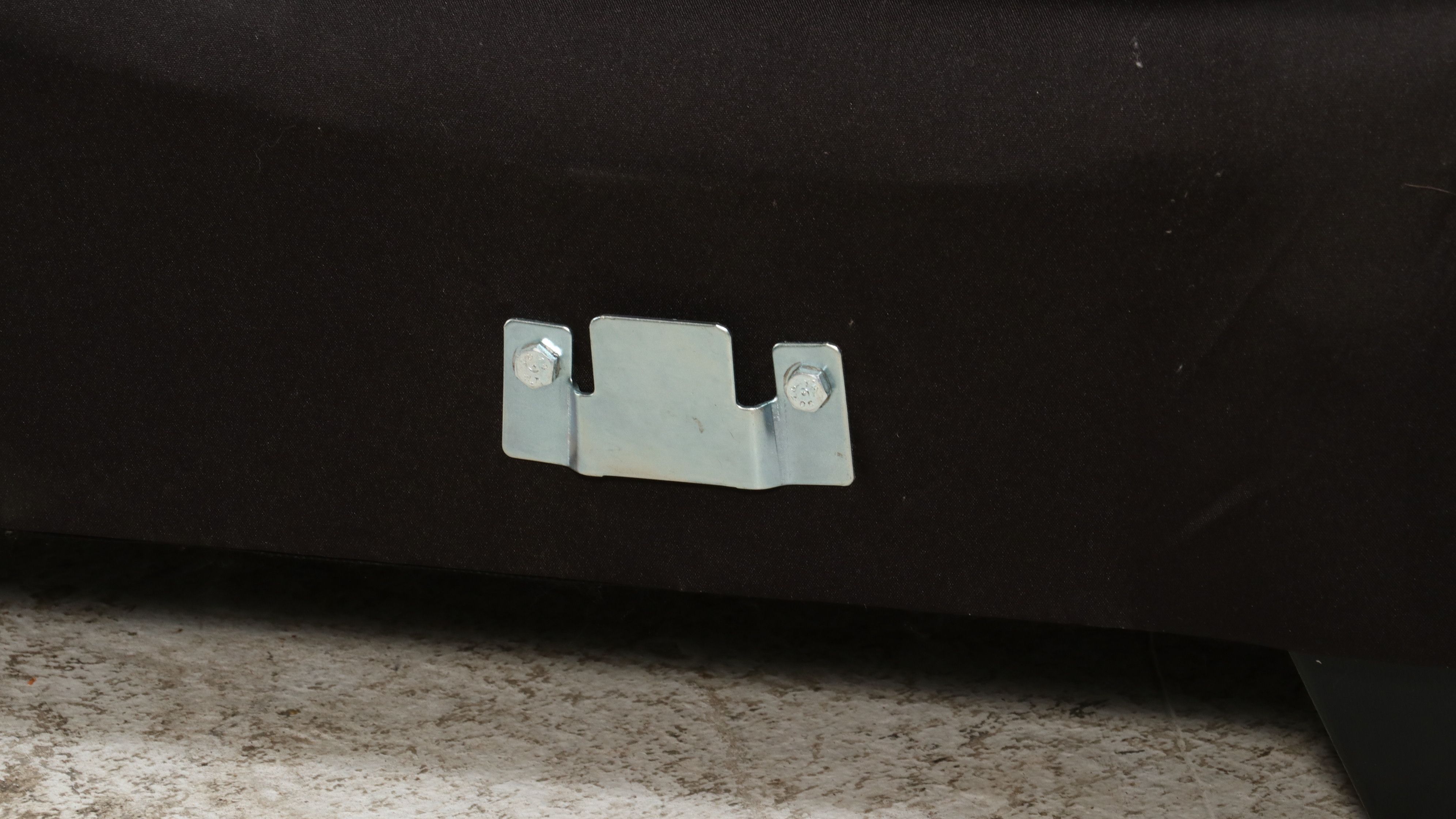 Contemporary Two-Piece Sectional Sofa with Left-Facing Chaise