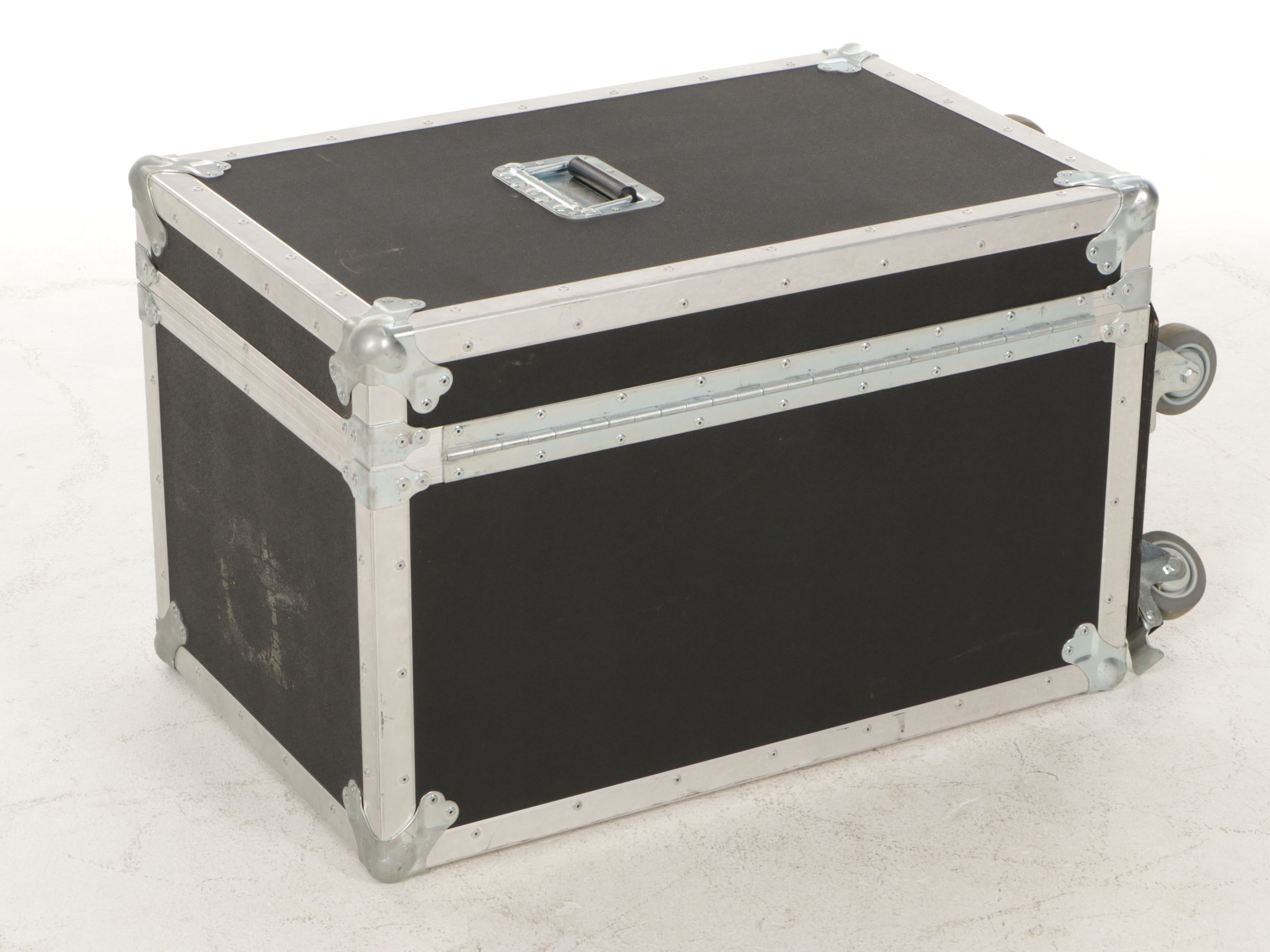 Drum Kit Mid Tom, Snare and Cymbals with Rolling Case