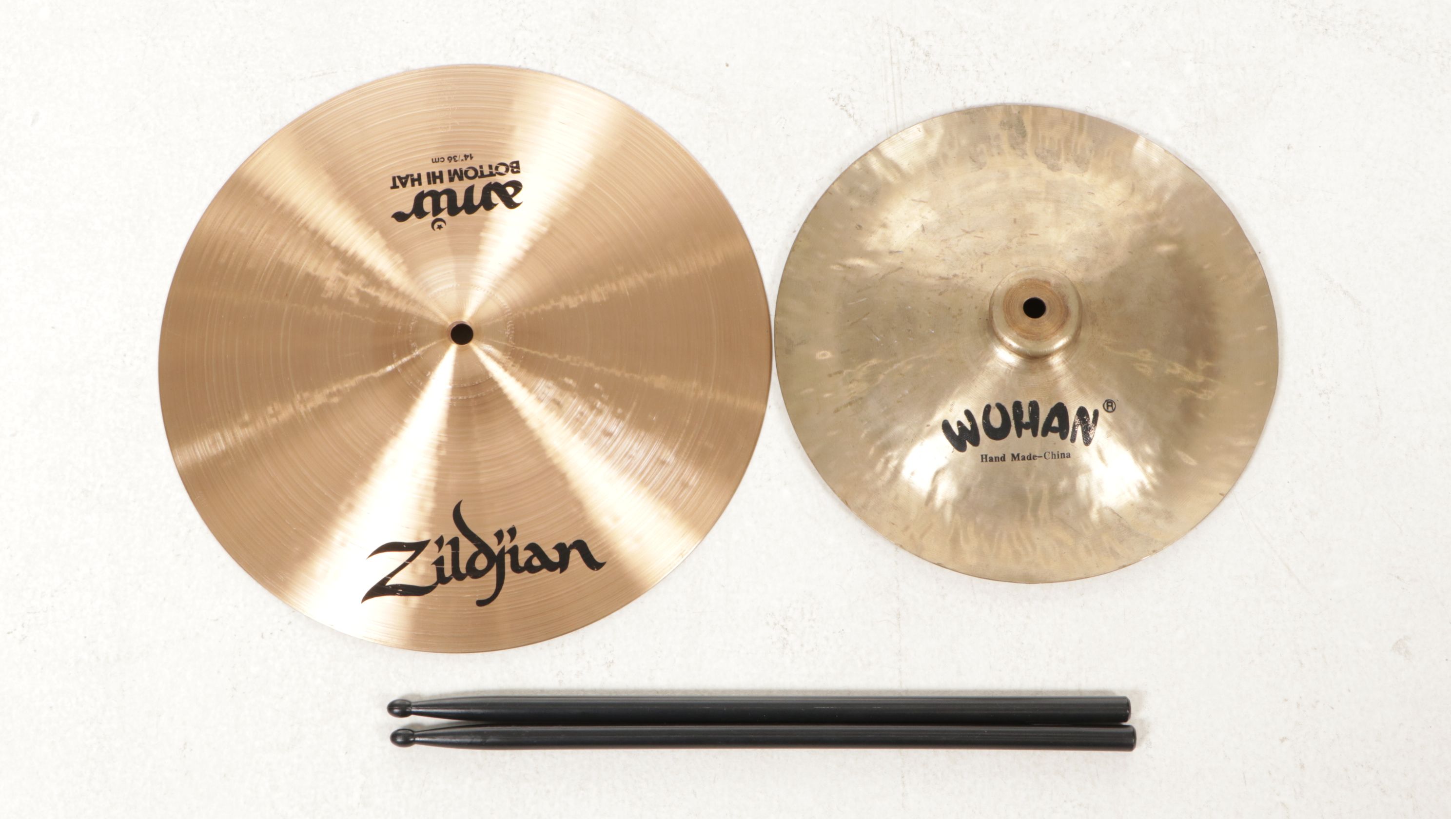 Drum Kit Mid Tom, Snare and Cymbals with Rolling Case