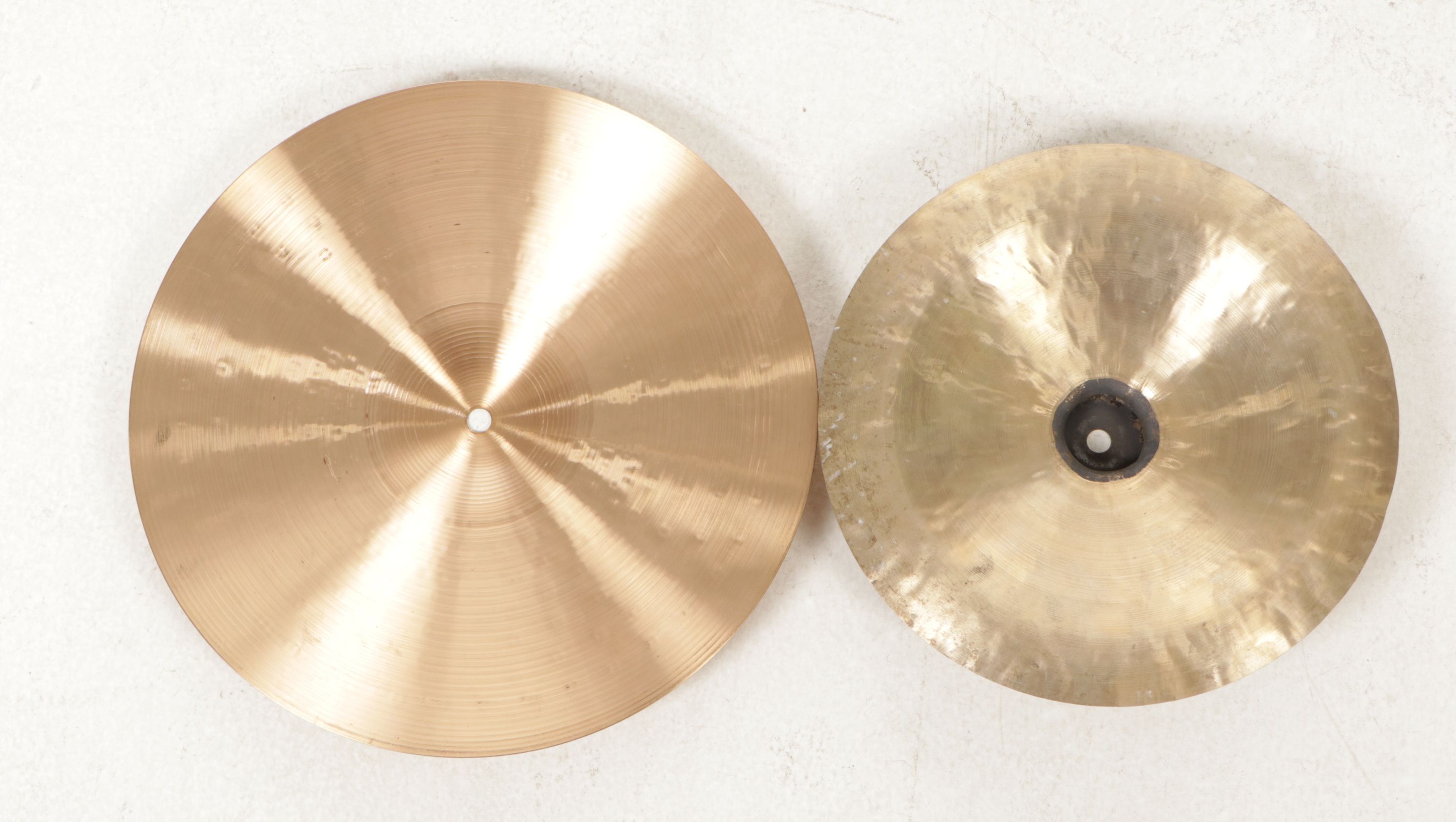 Drum Kit Mid Tom, Snare and Cymbals with Rolling Case