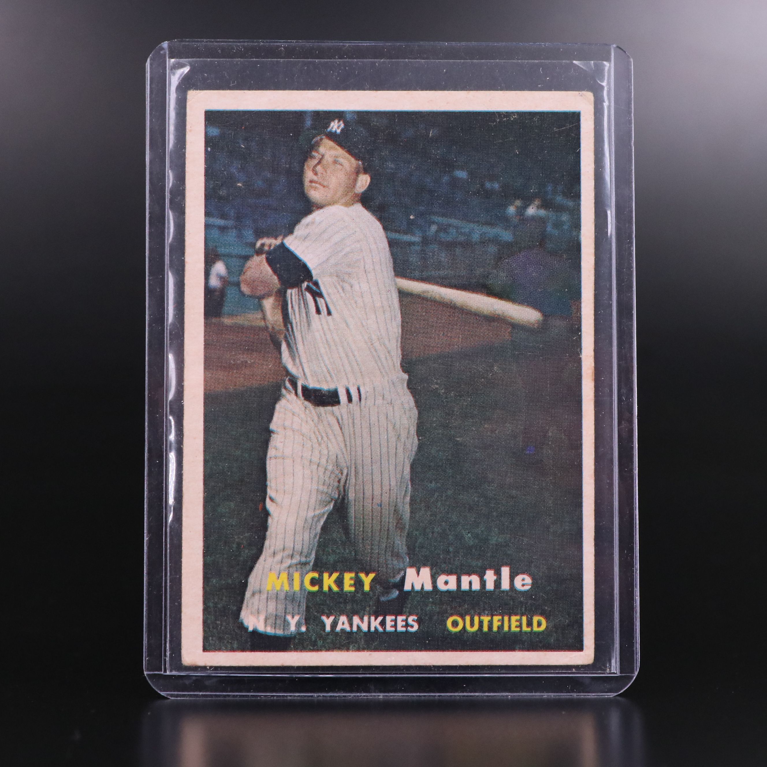 1957 Topps Mickey Mantle New York Yankees Baseball Card