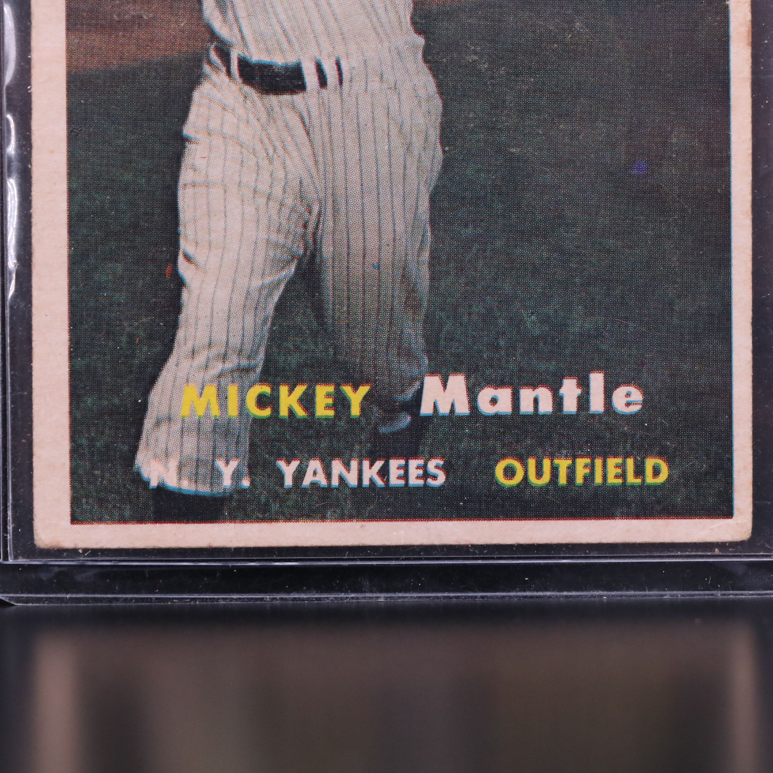 1957 Topps Mickey Mantle New York Yankees Baseball Card