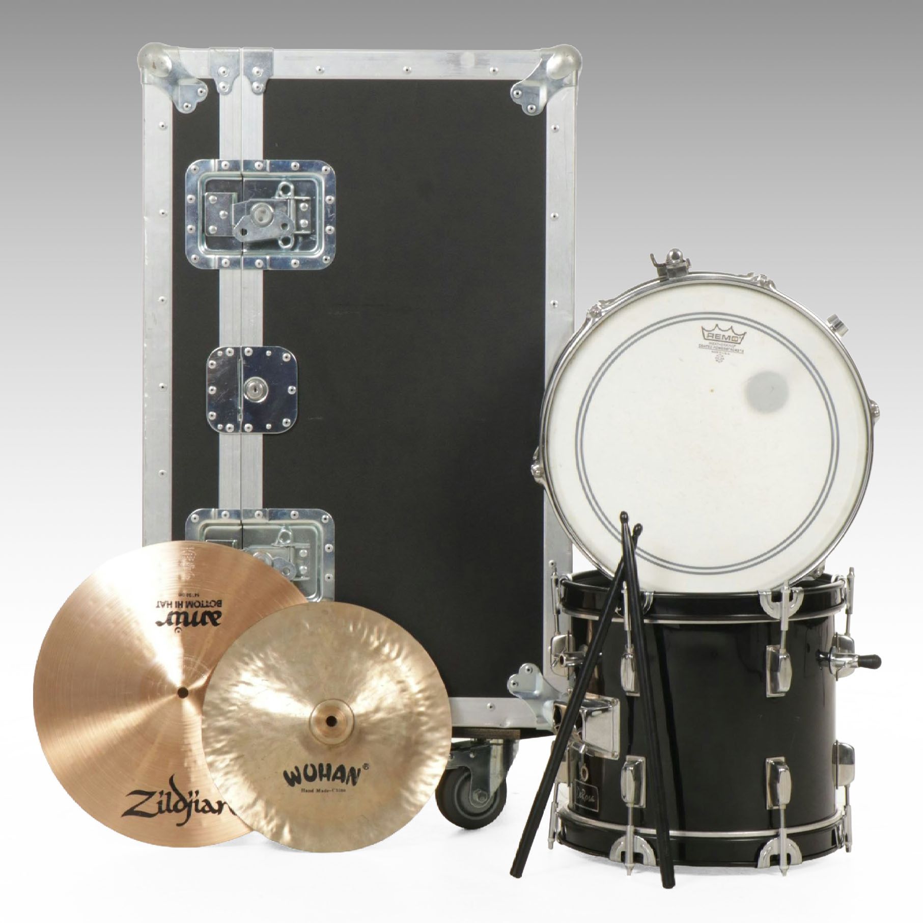 Drum Kit Mid Tom, Snare and Cymbals with Rolling Case