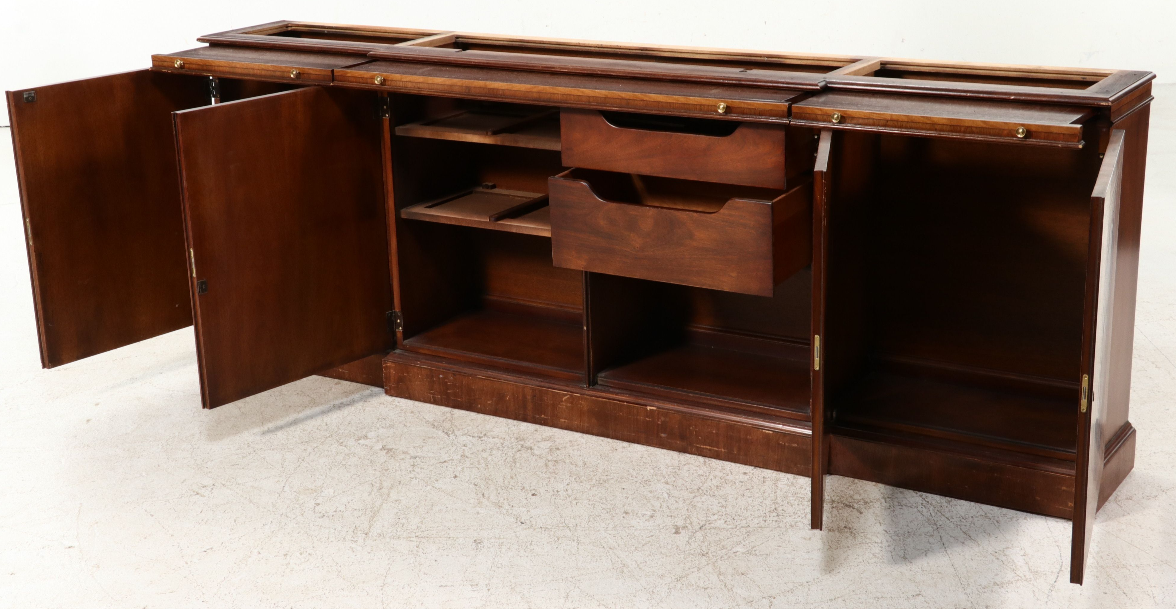 Hepplewhite Style Inlaid Mahogany Breakfront China Cabinet, Late 20th Century