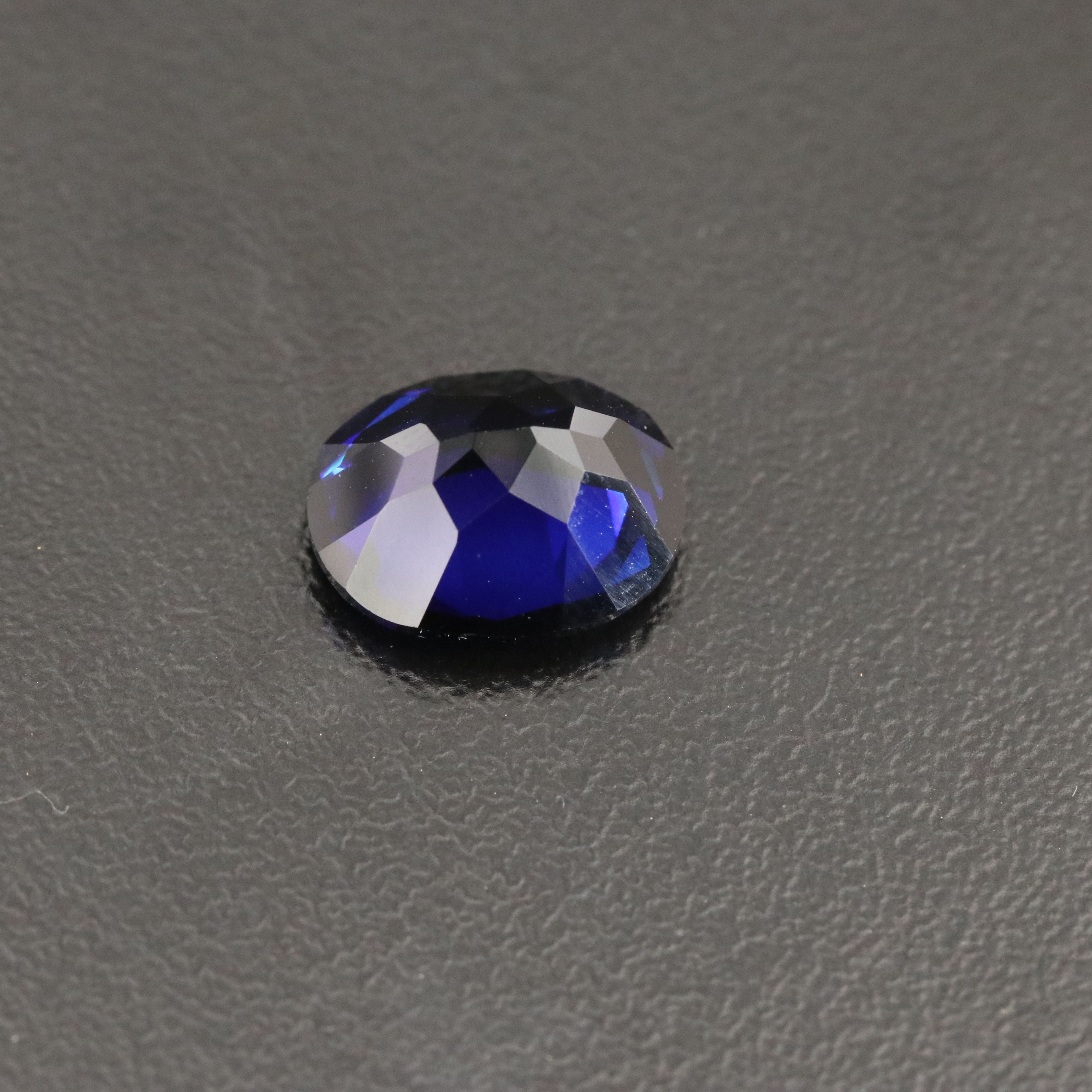 Loose 4.90 CT Lab Grown Sapphire