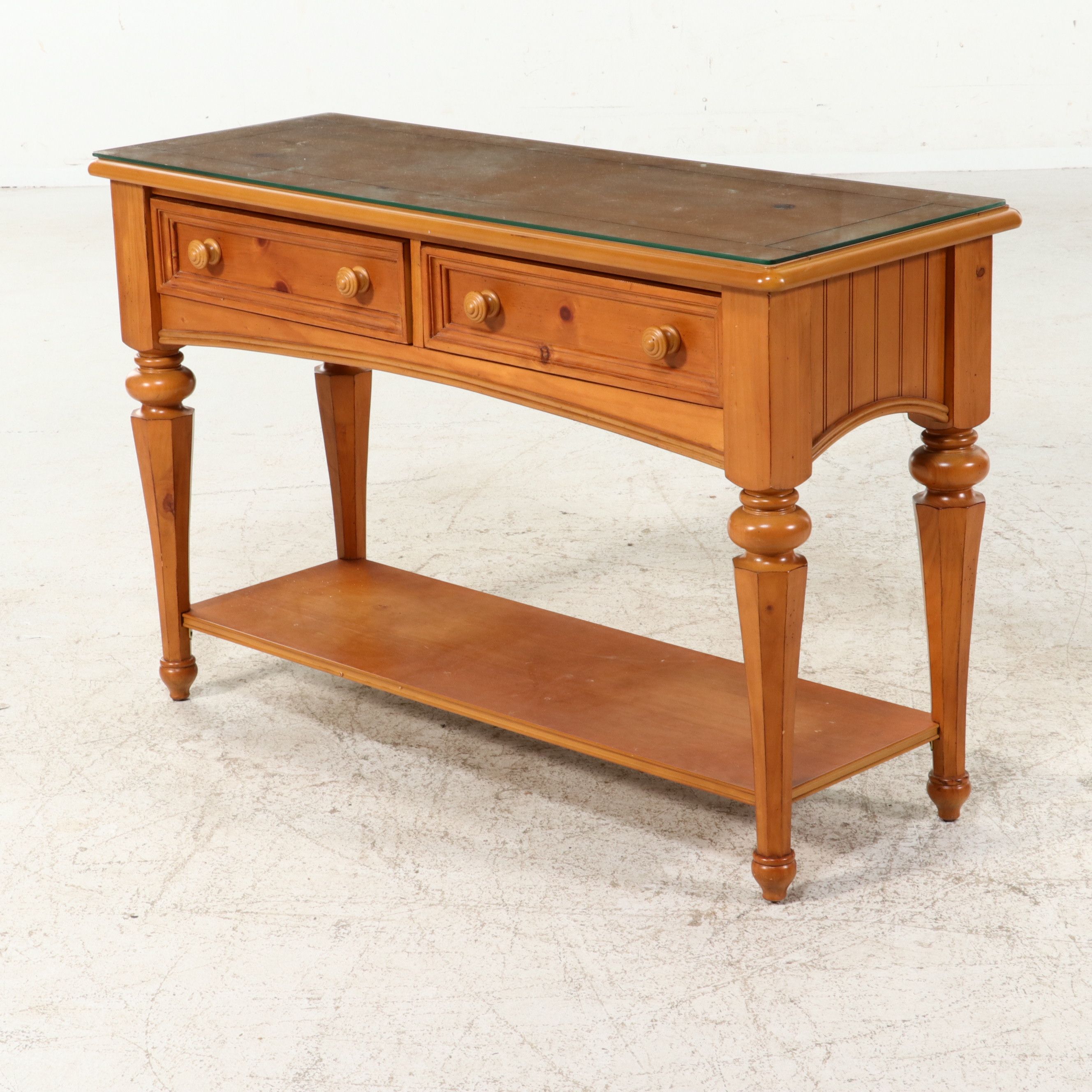 Broyhill "Attic Heirlooms" Pine Console Table