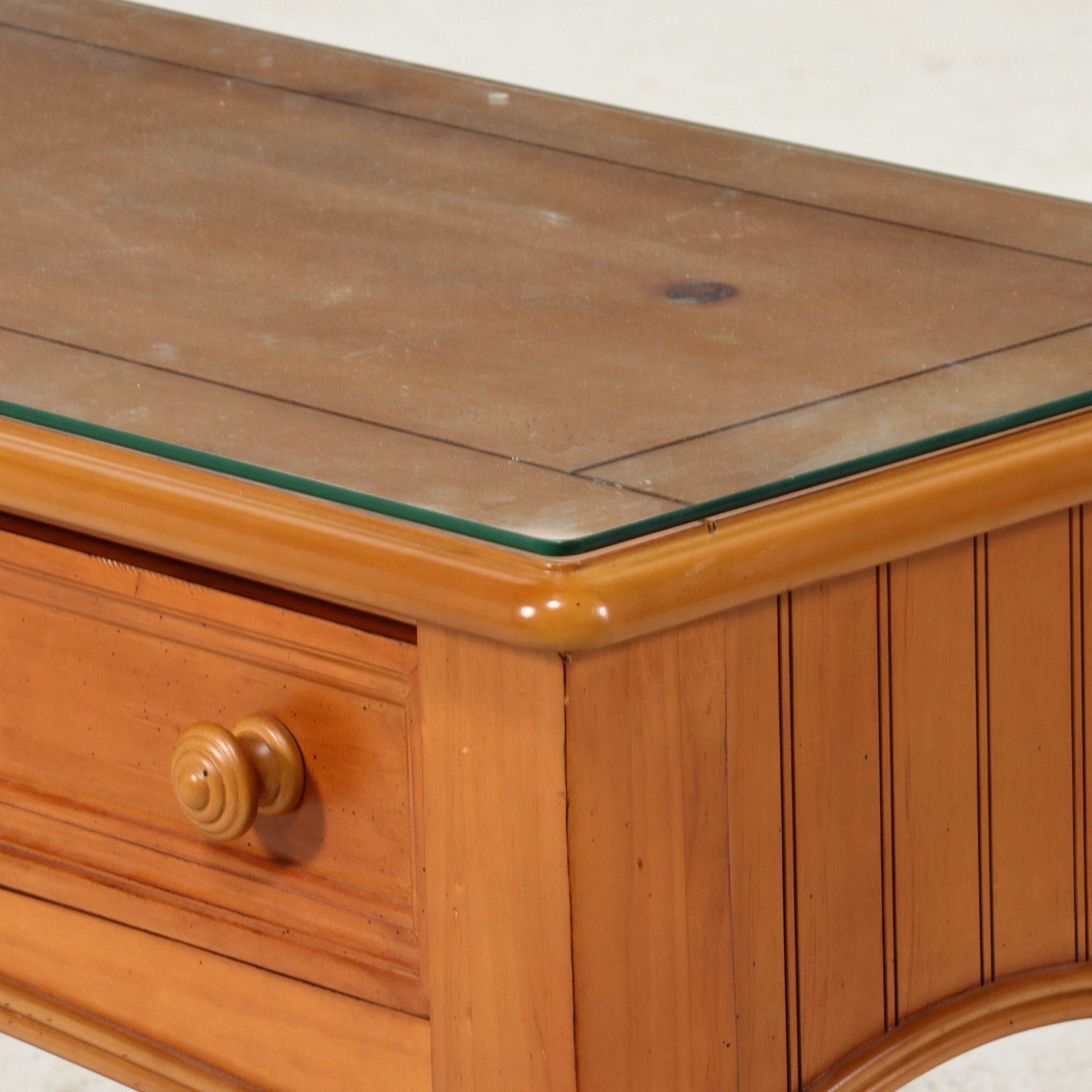 Broyhill "Attic Heirlooms" Pine Console Table