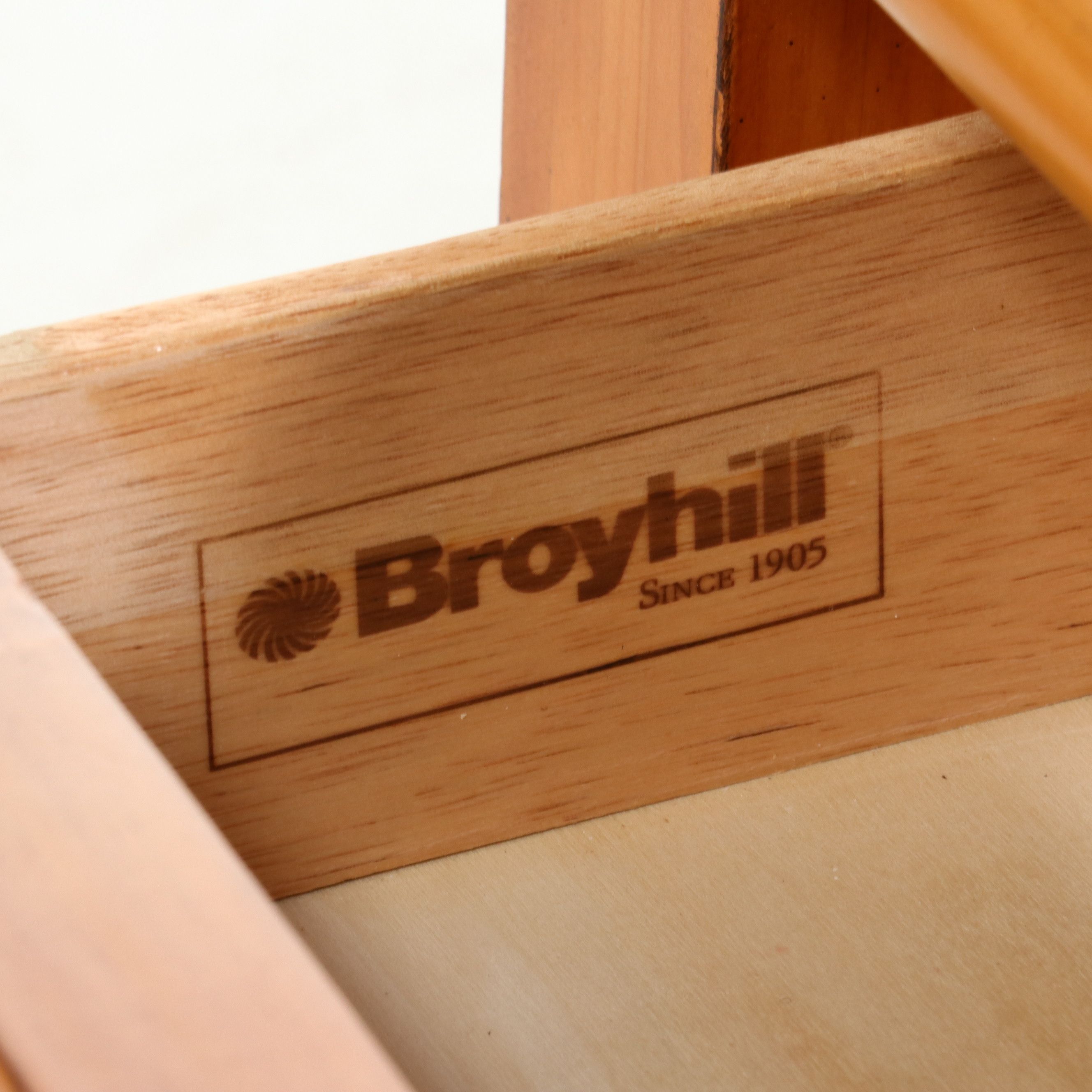 Broyhill "Attic Heirlooms" Pine Console Table