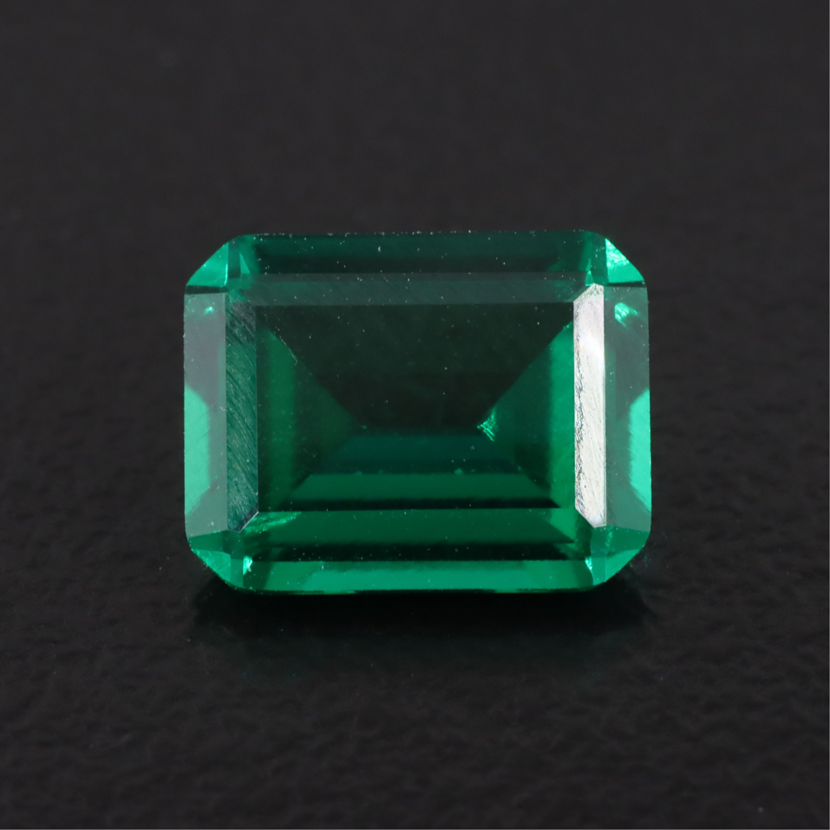 Loose 1.89 CT Lab Grown Emerald