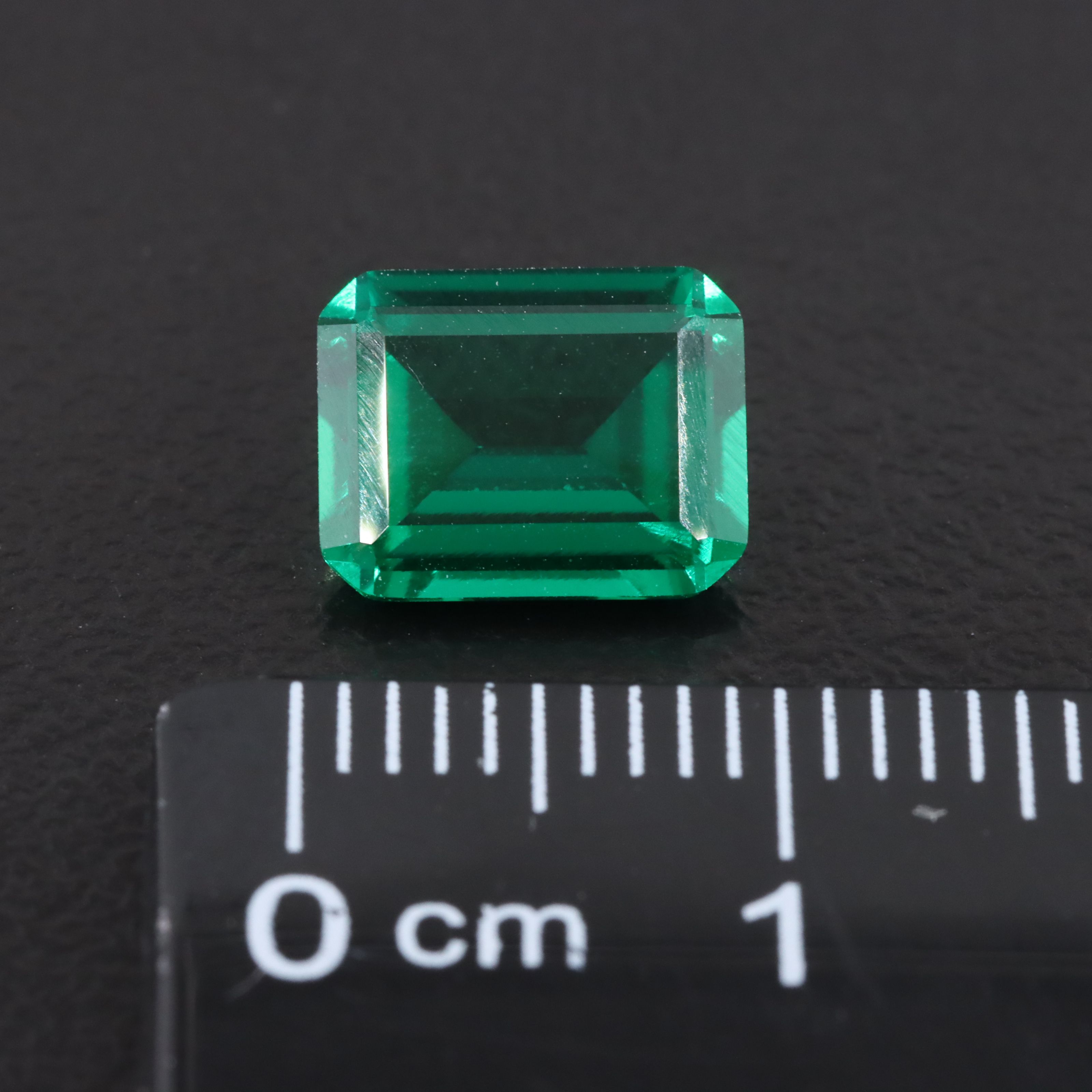 Loose 1.89 CT Lab Grown Emerald