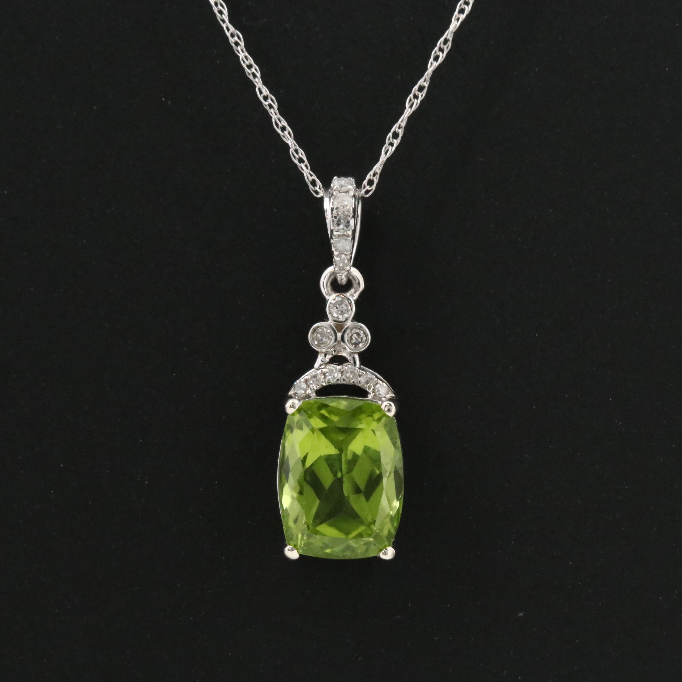 10K Peridot and Diamond Pendant Necklace
