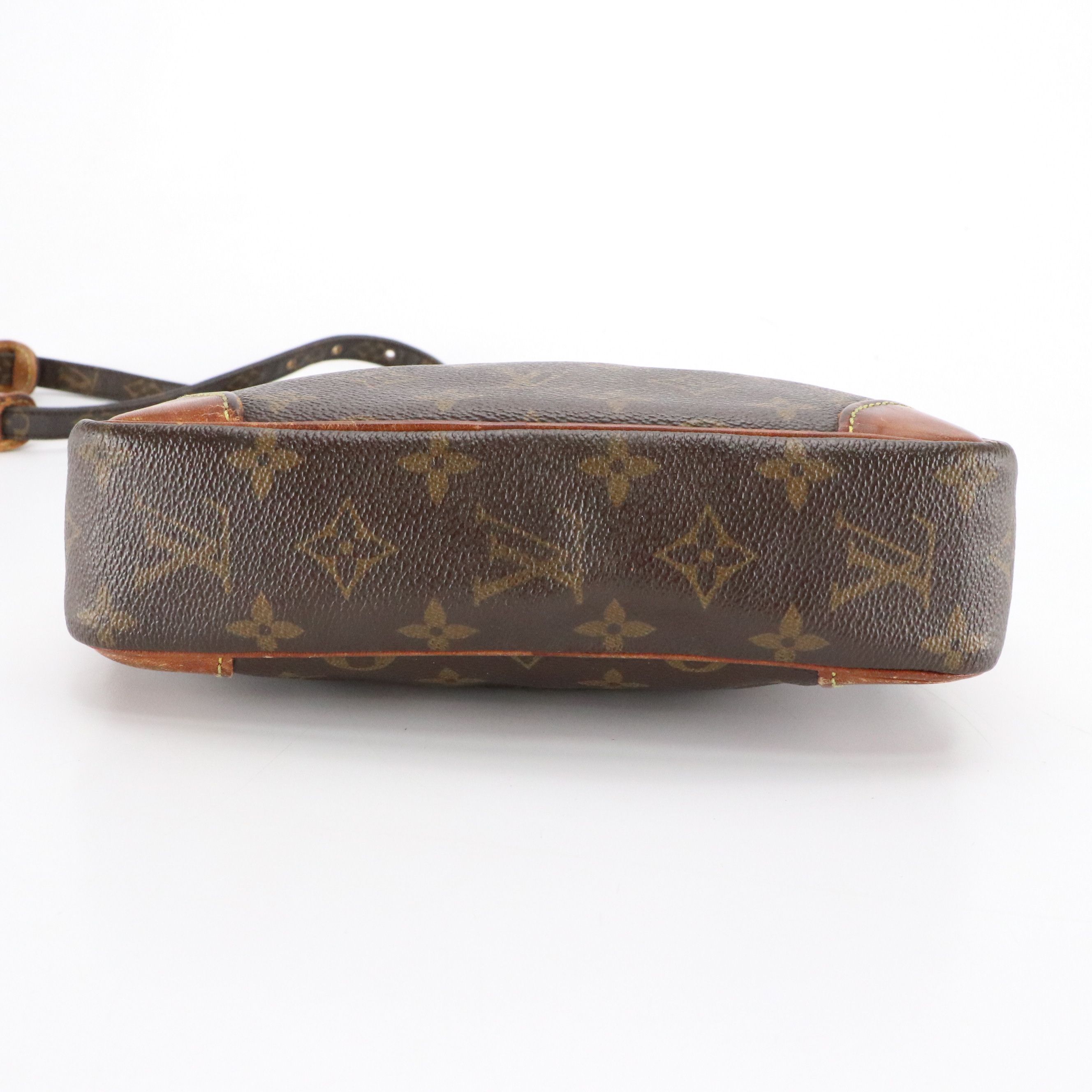 Louis Vuitton Trocadéro 23 in Monogram Canvas and Vachetta Leather