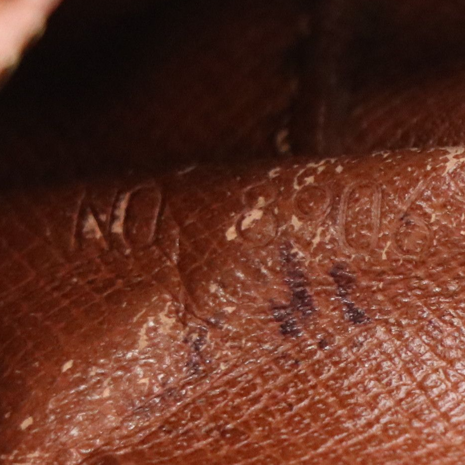 Louis Vuitton Trocadéro 23 in Monogram Canvas and Vachetta Leather