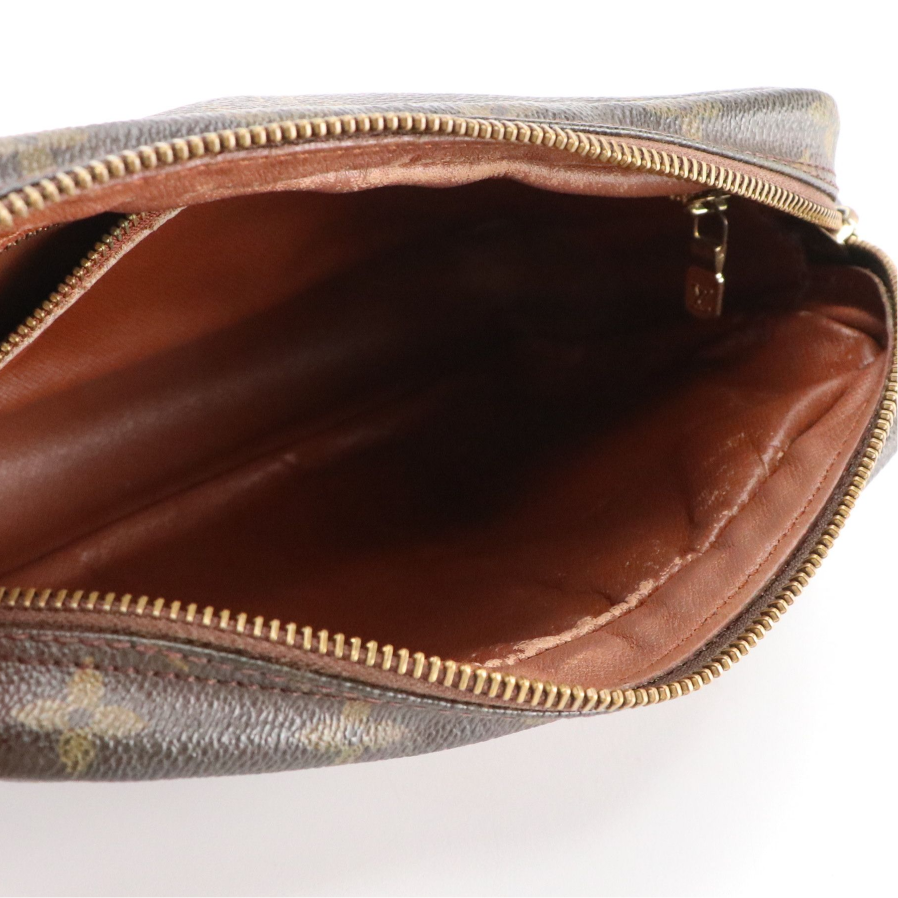 Louis Vuitton Trocadéro 23 in Monogram Canvas and Vachetta Leather