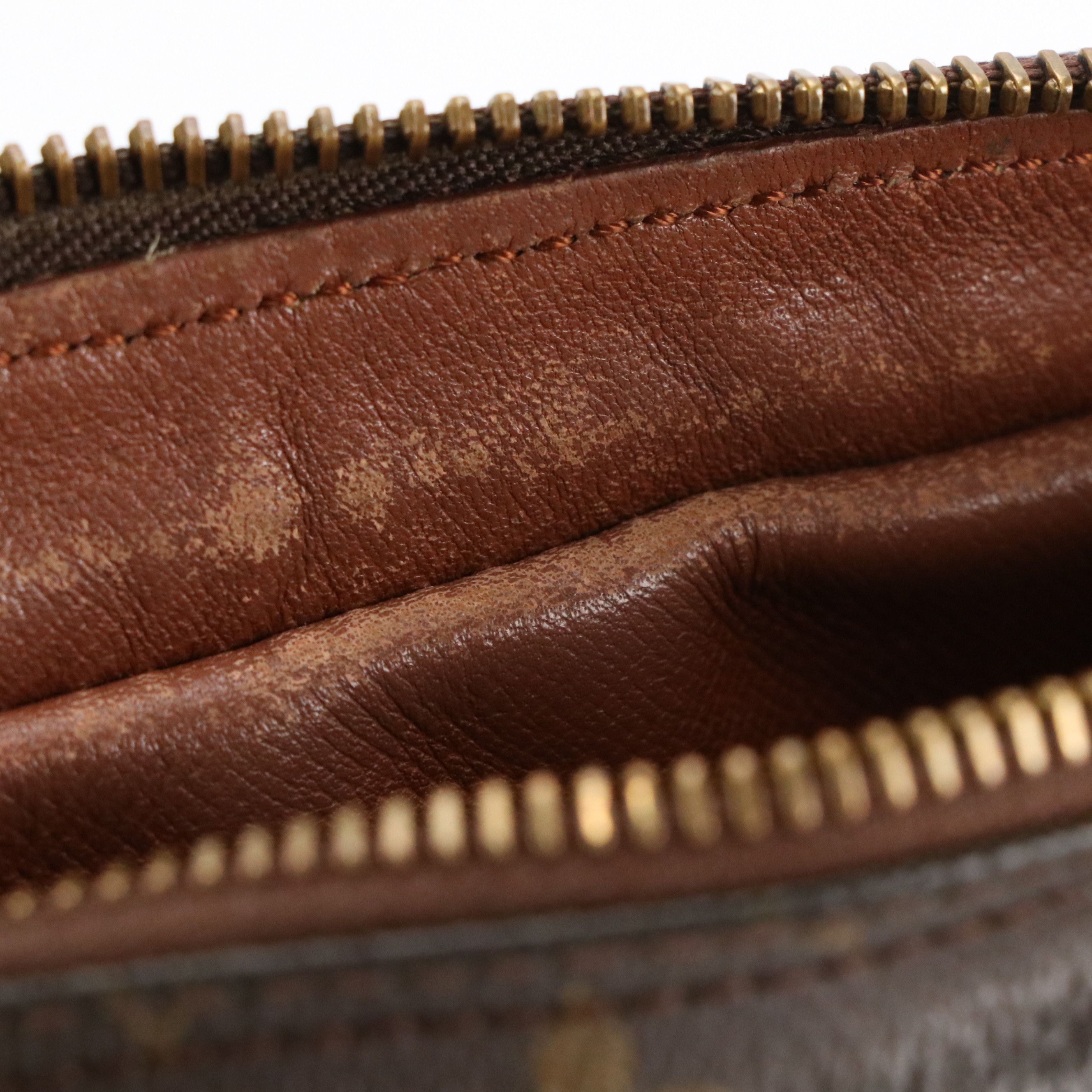 Louis Vuitton Trocadéro 23 in Monogram Canvas and Vachetta Leather