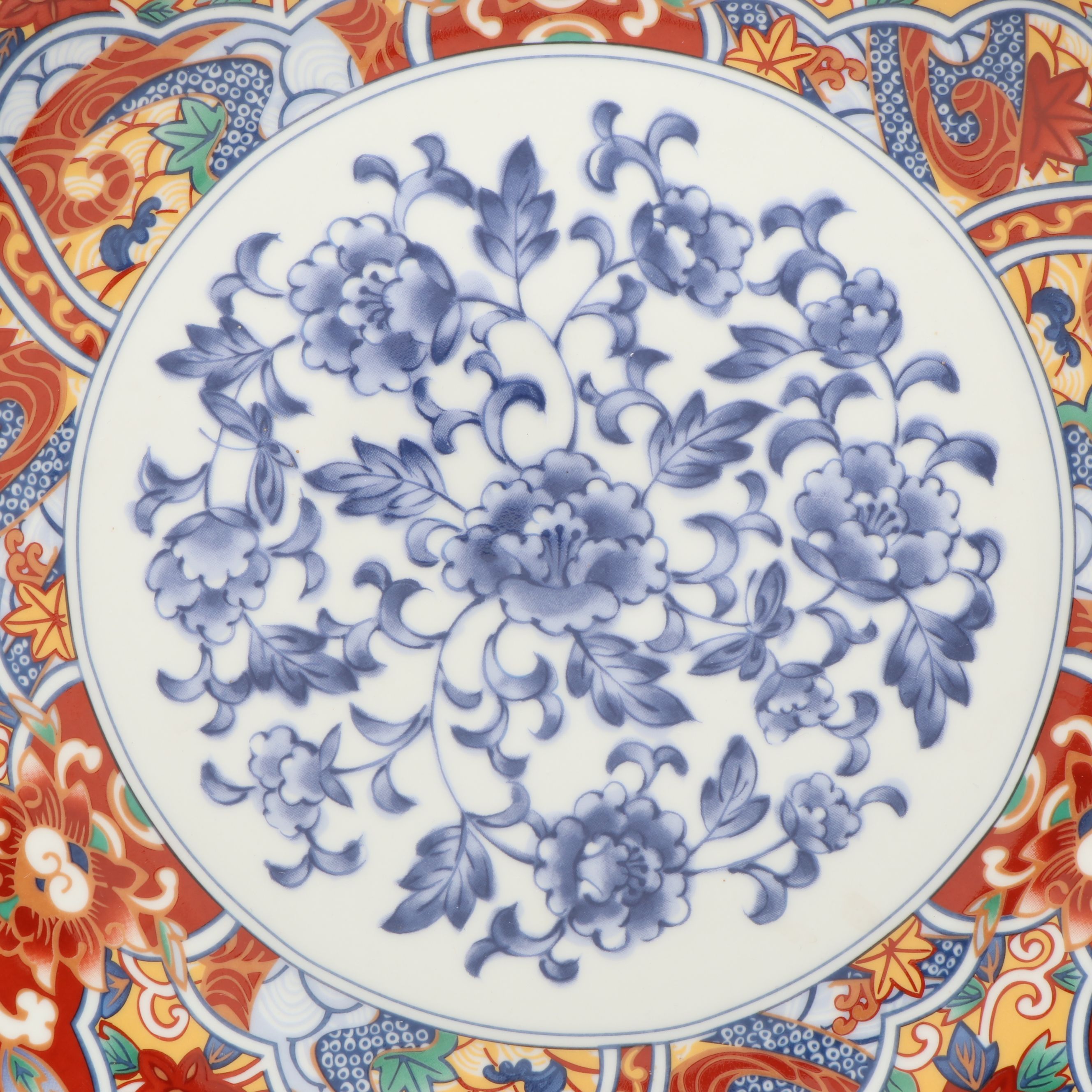 Chinese "Imari Edo" Porcelain Round Platter, Late 20th Century