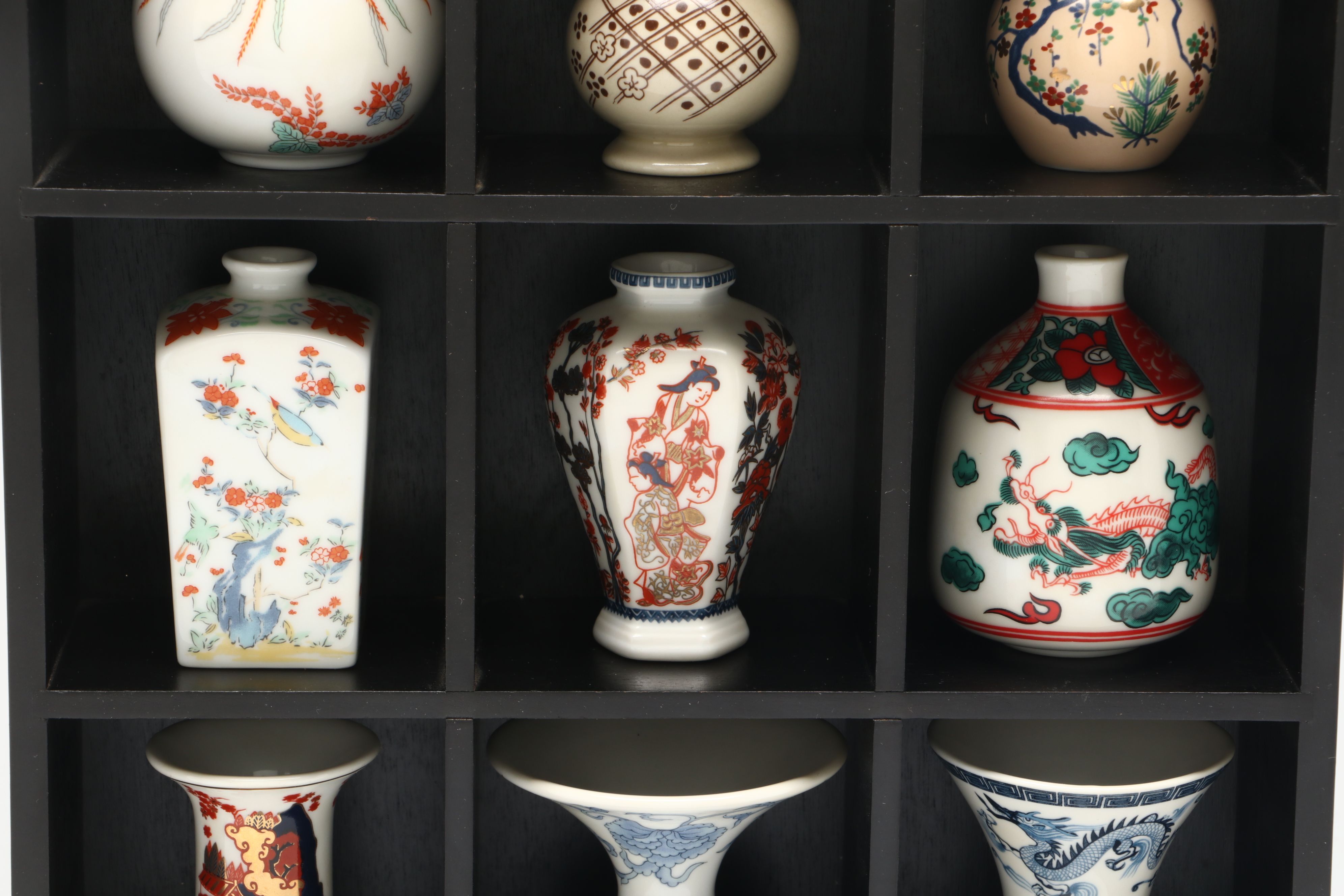 Franklin Mint Miniature Japanese Porcelain Vase Collection in Display Shelf